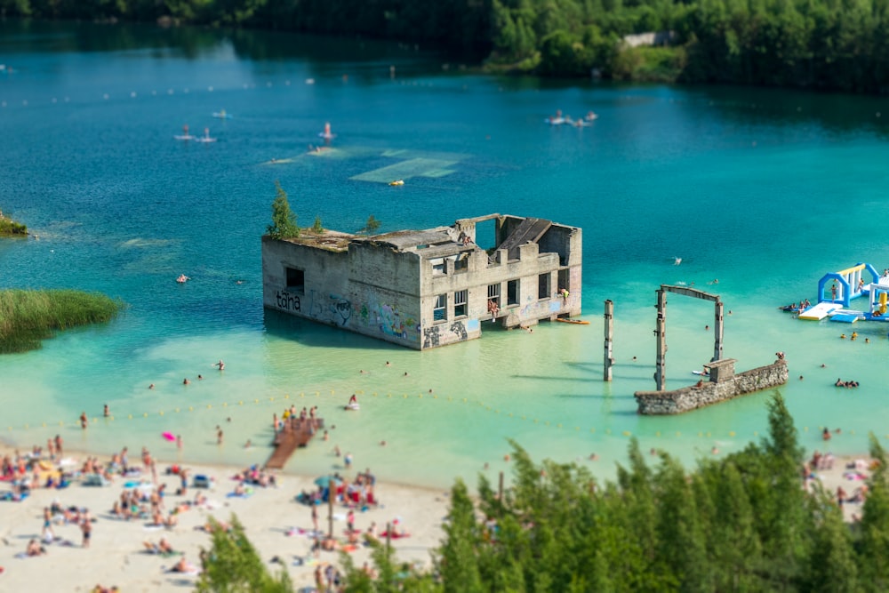 Menschen am Strand tagsüber