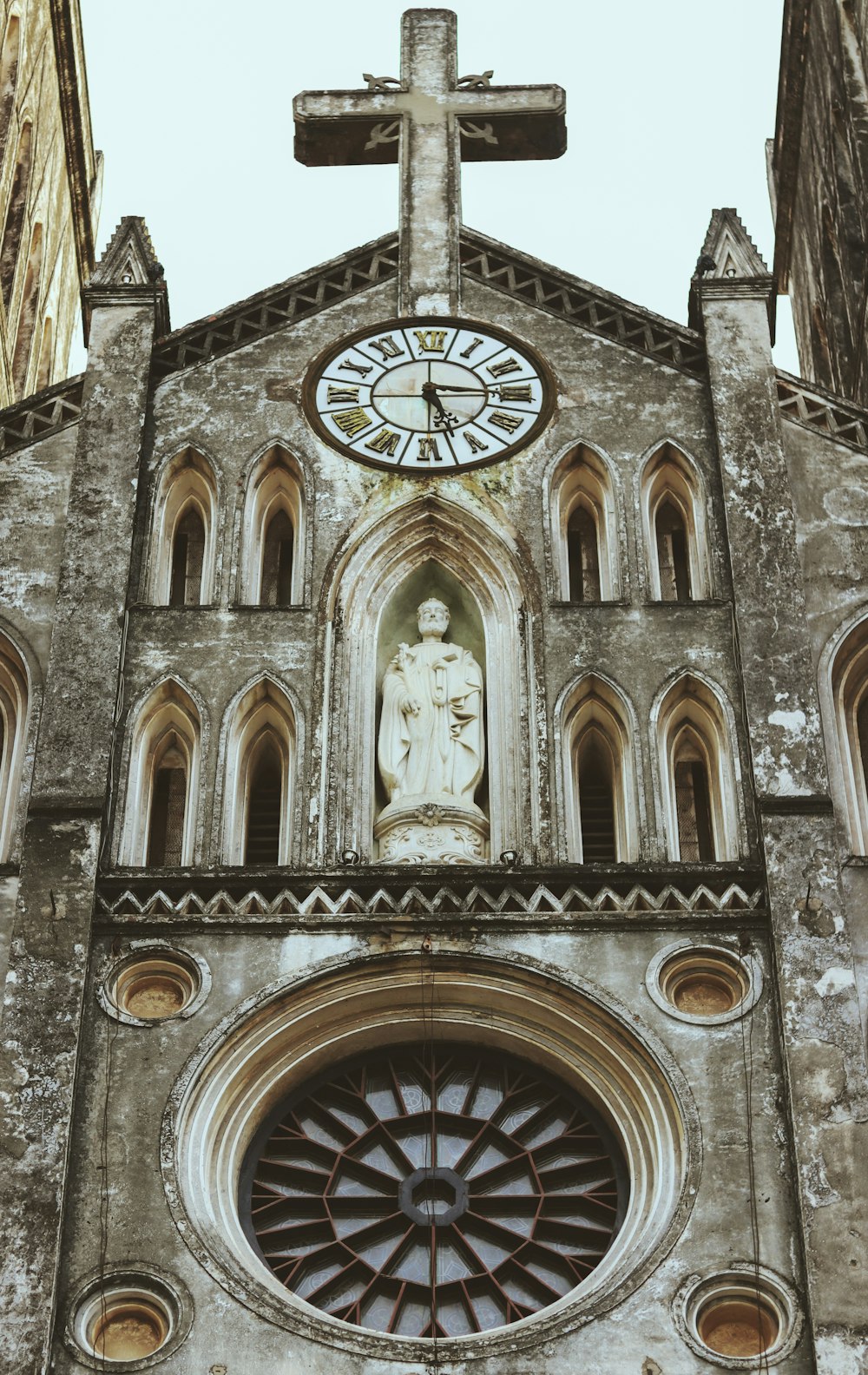 grey concrete cathedral during daytime