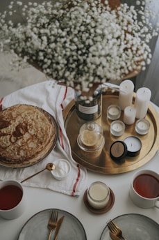 A beautifully set breakfast table in the BnB.