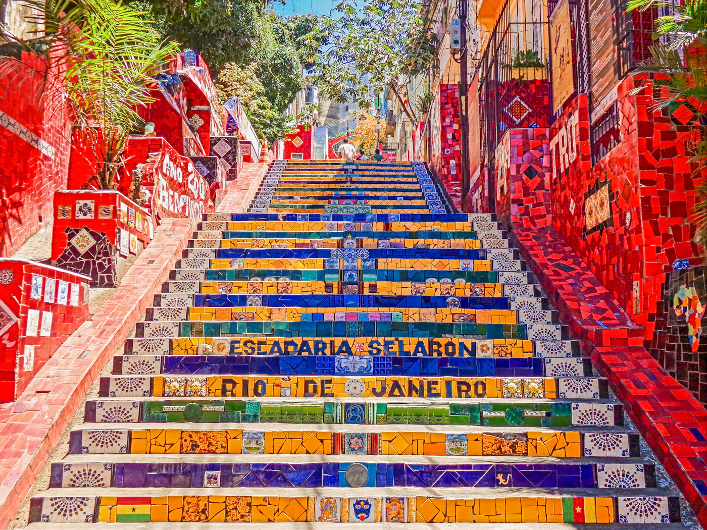 Escadaria Selarón, escalera de azulejos de colores en Río de Janeiro, Brasil