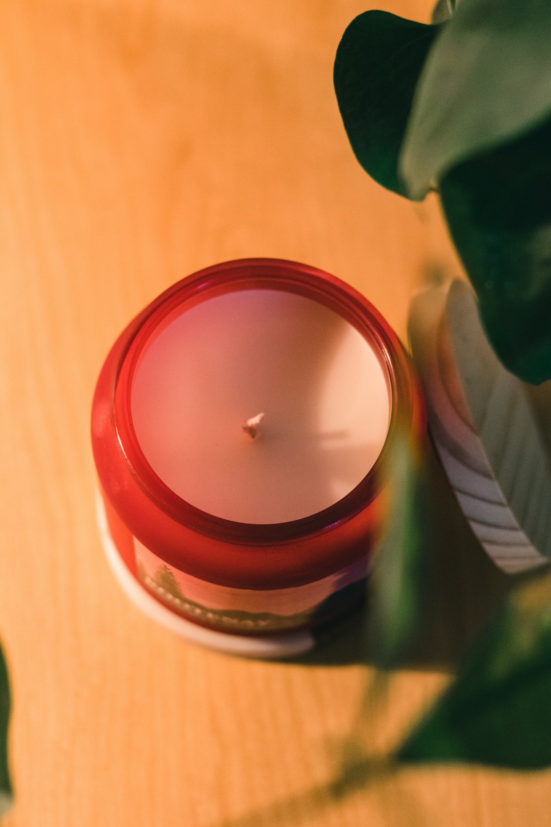 red and white round container