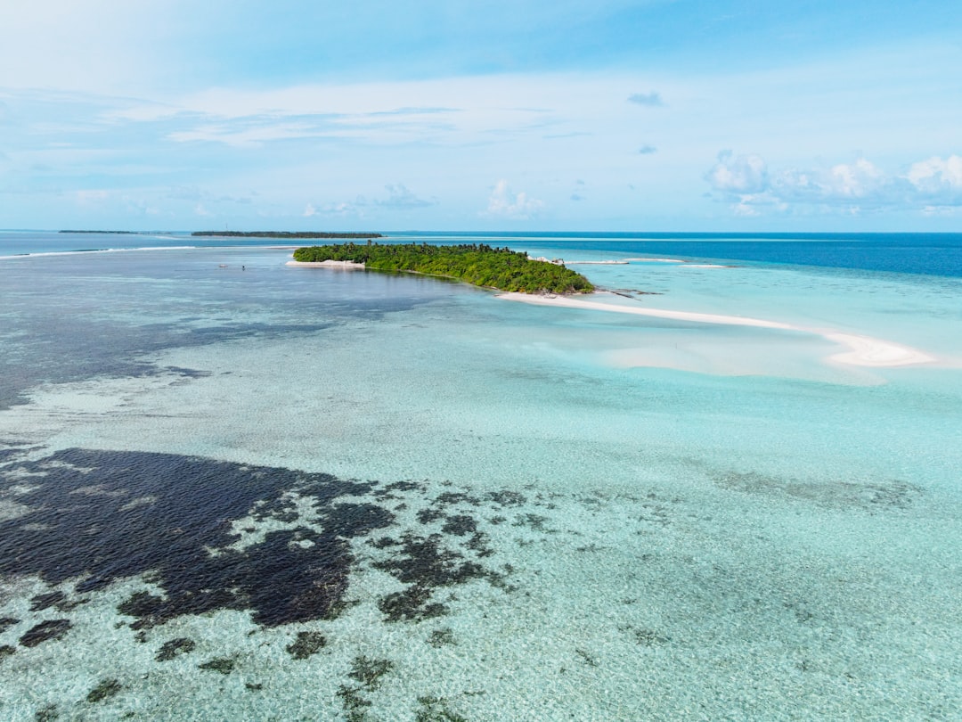 photo of Gaafu Alifu Atoll Natural landscape near Huvadhu Atoll