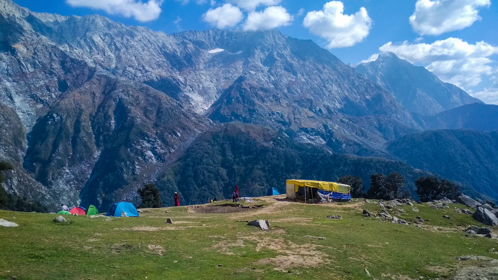 Delhi Airport to McLeod Ganj by taxi