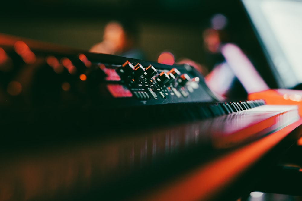 black and white electric keyboard