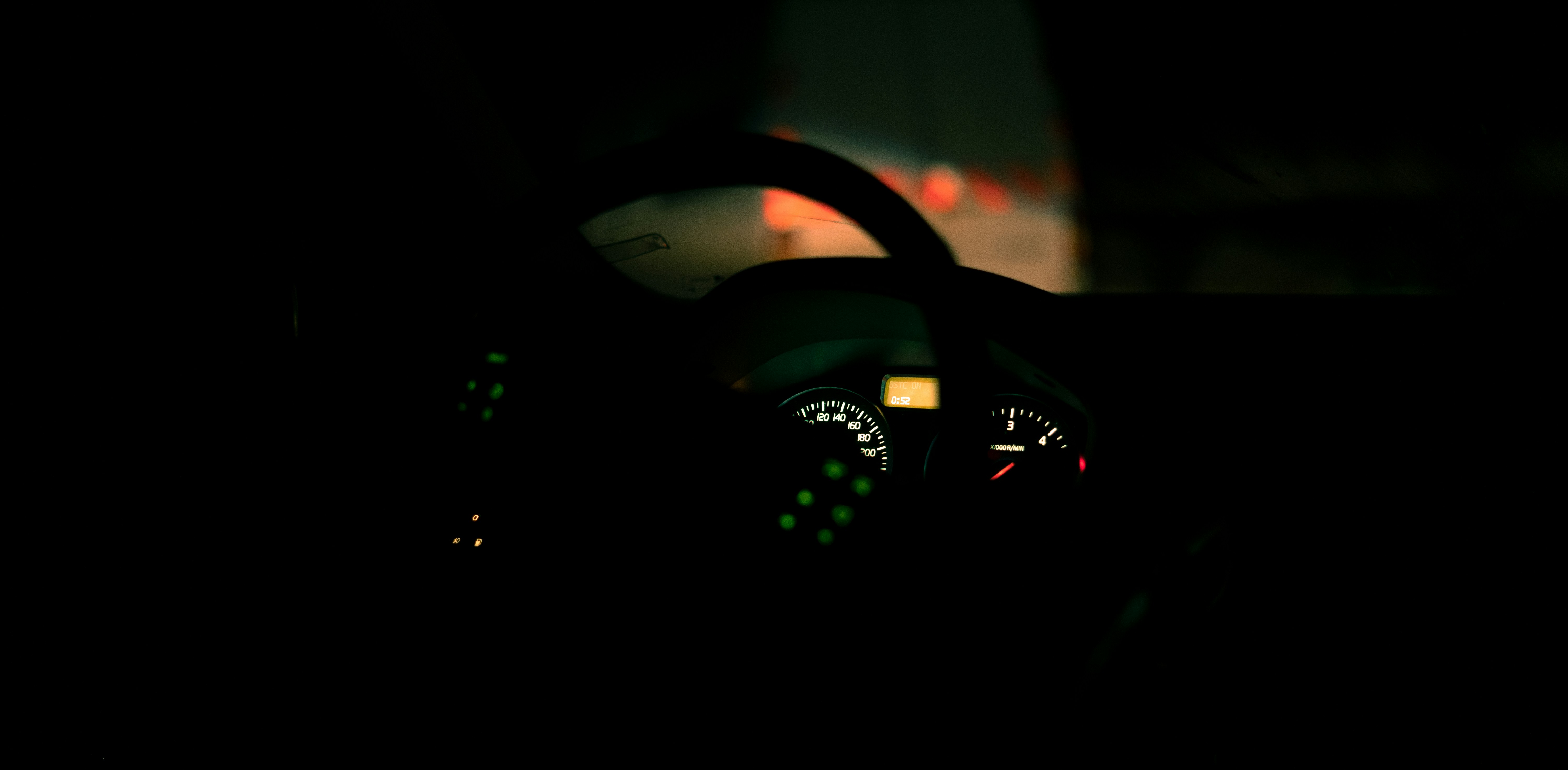 Orologio digitale nero e verde