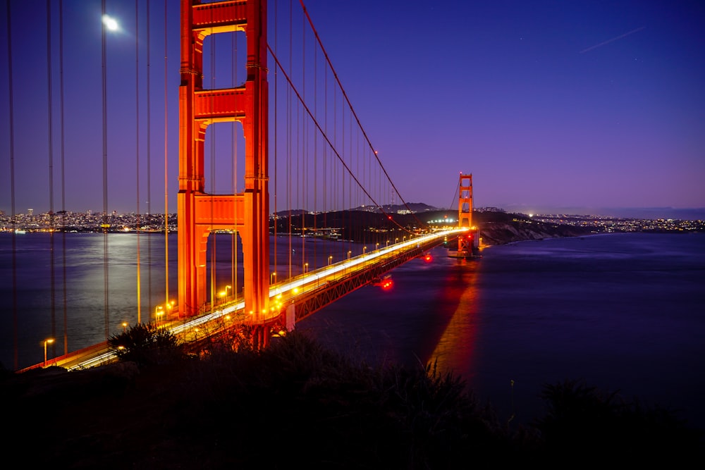ゴールデンゲートブリッジ、サンフランシスコ、カリフォルニア州、夜間