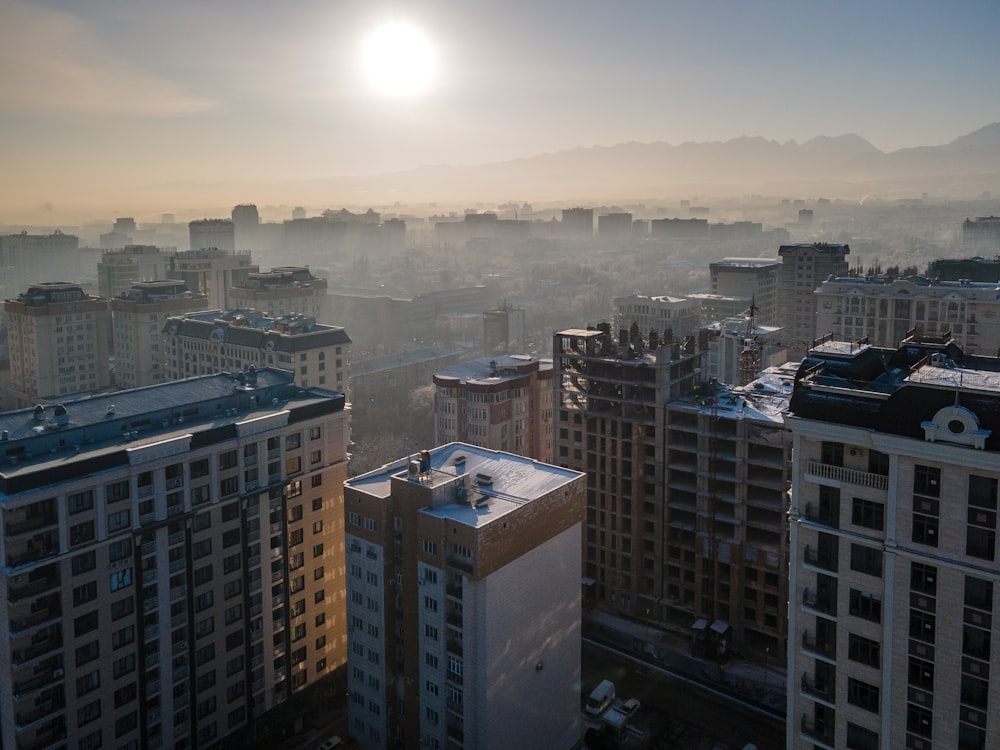 Vista aérea de los edificios de la ciudad durante el día