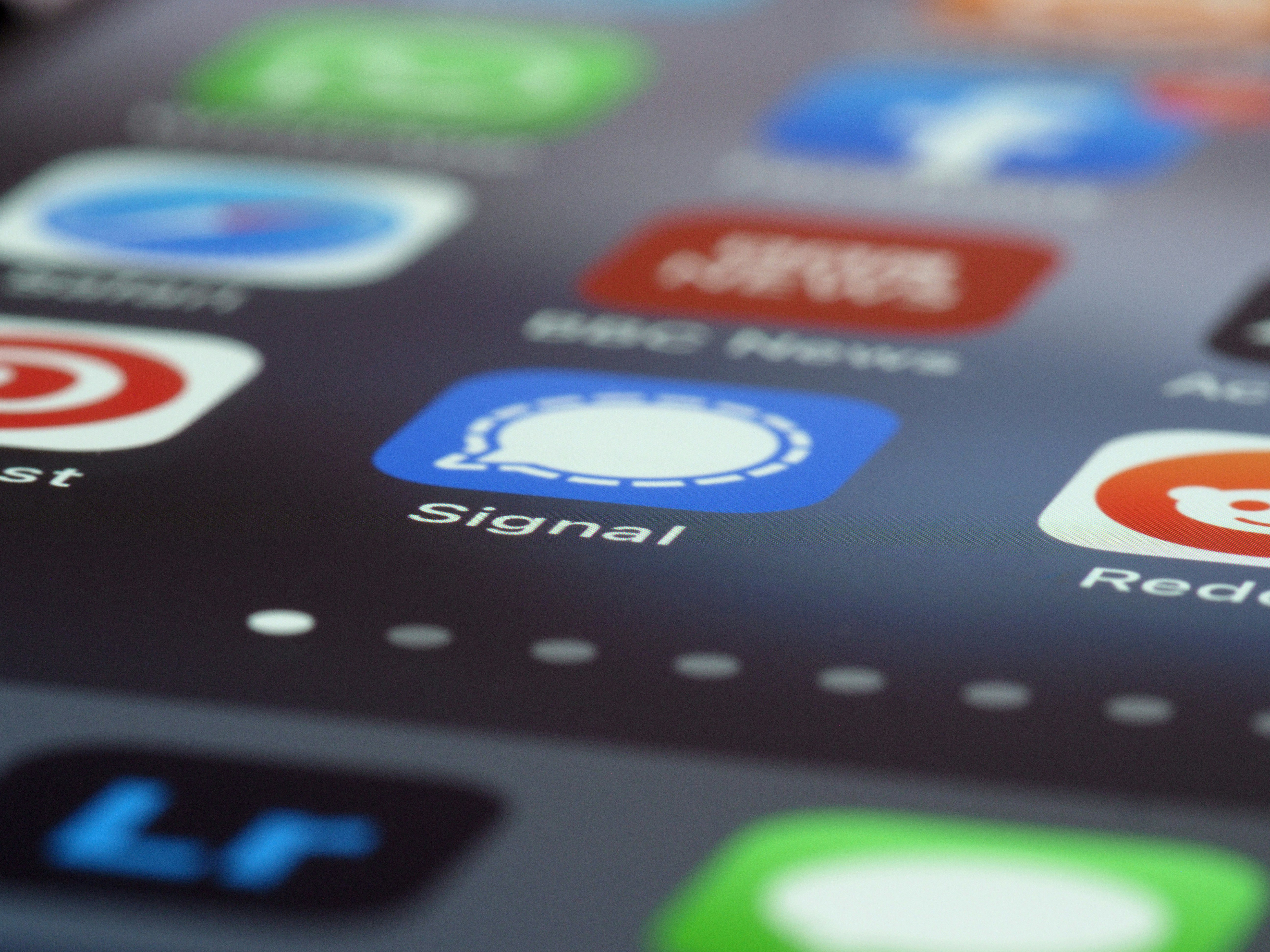 Las mejores aplicaciones de mensajería privada de 2026: Probadas por expertos