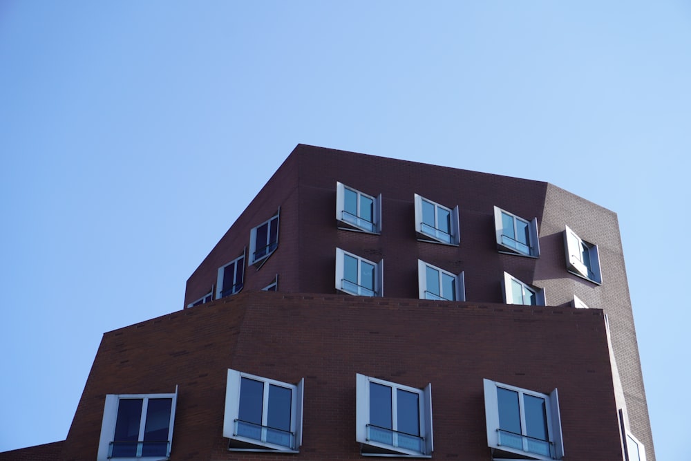 blue and brown concrete building