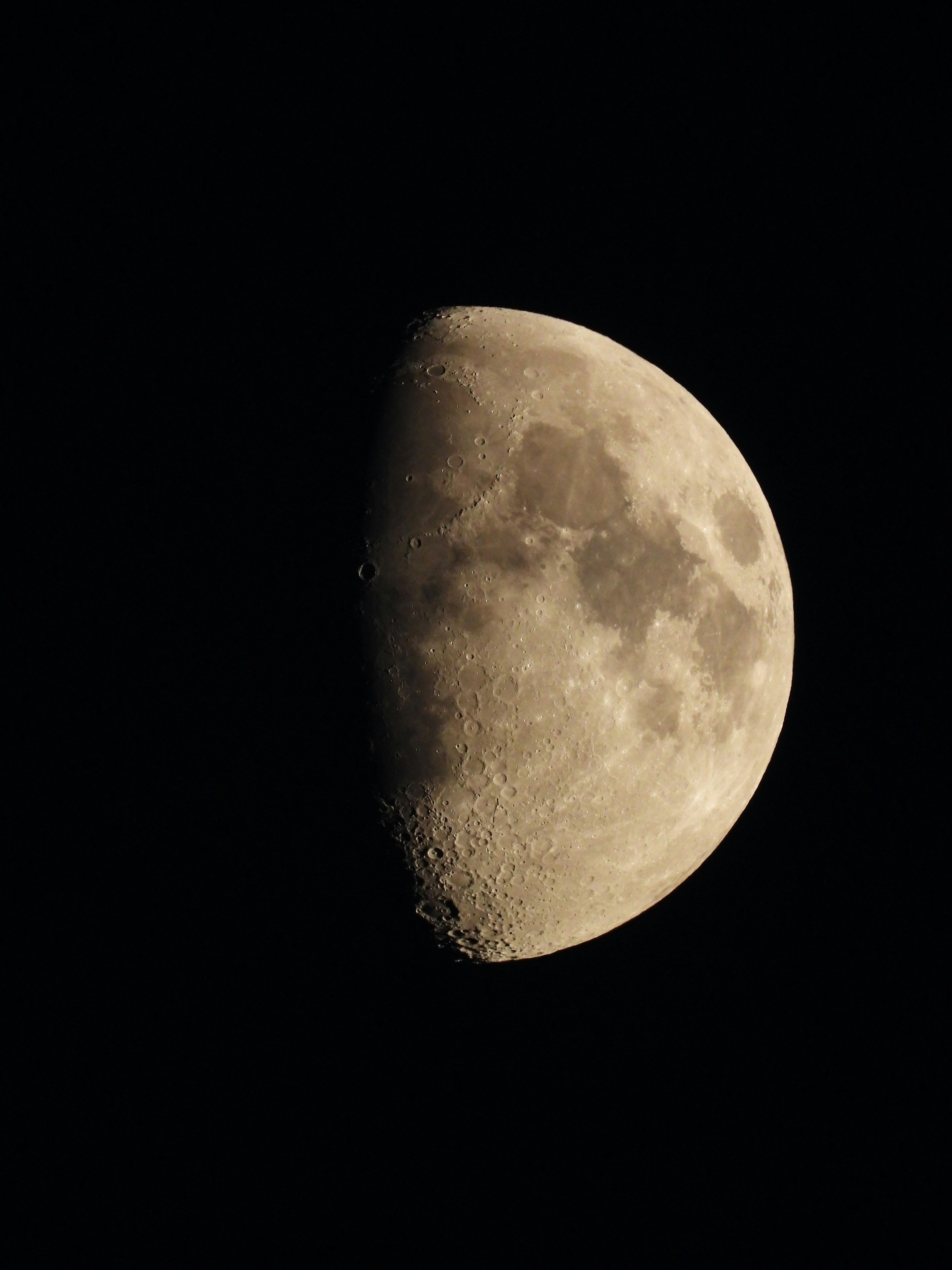 Photo by mortezakhalili