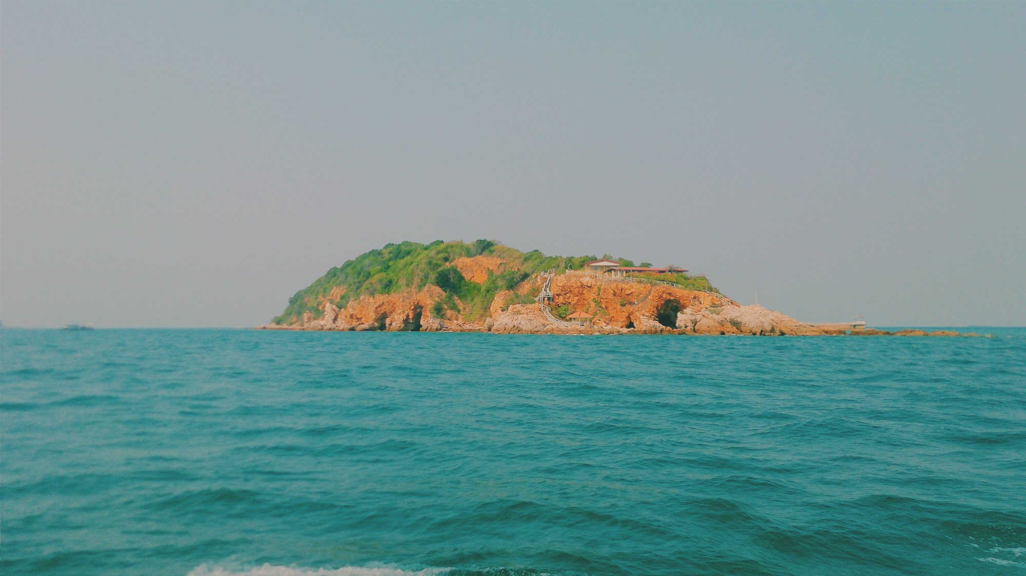 Best Time to Visit Koh Larn: Weather and Seasons Guide