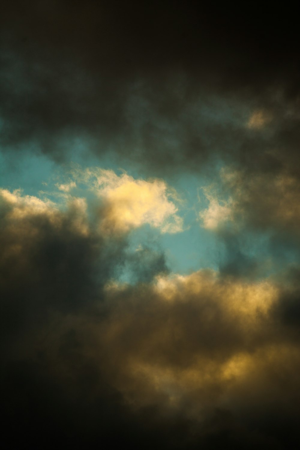 blue and white cloudy sky