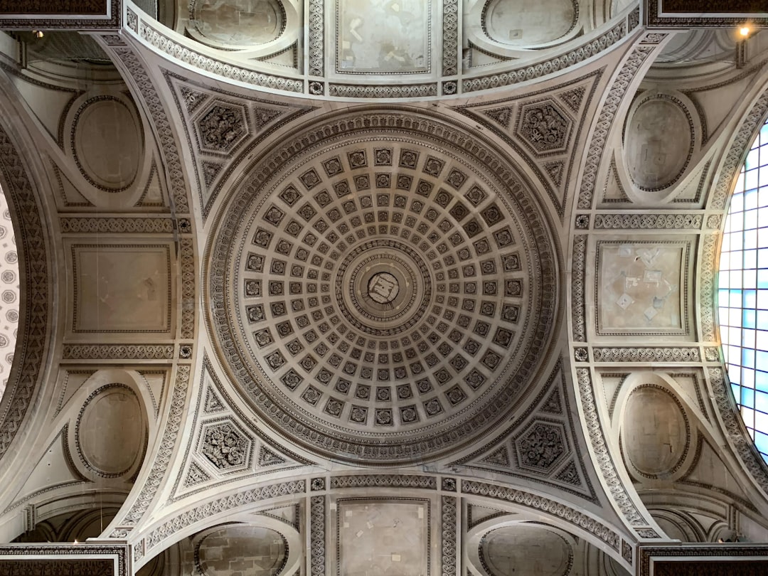 brown and white ceiling dome