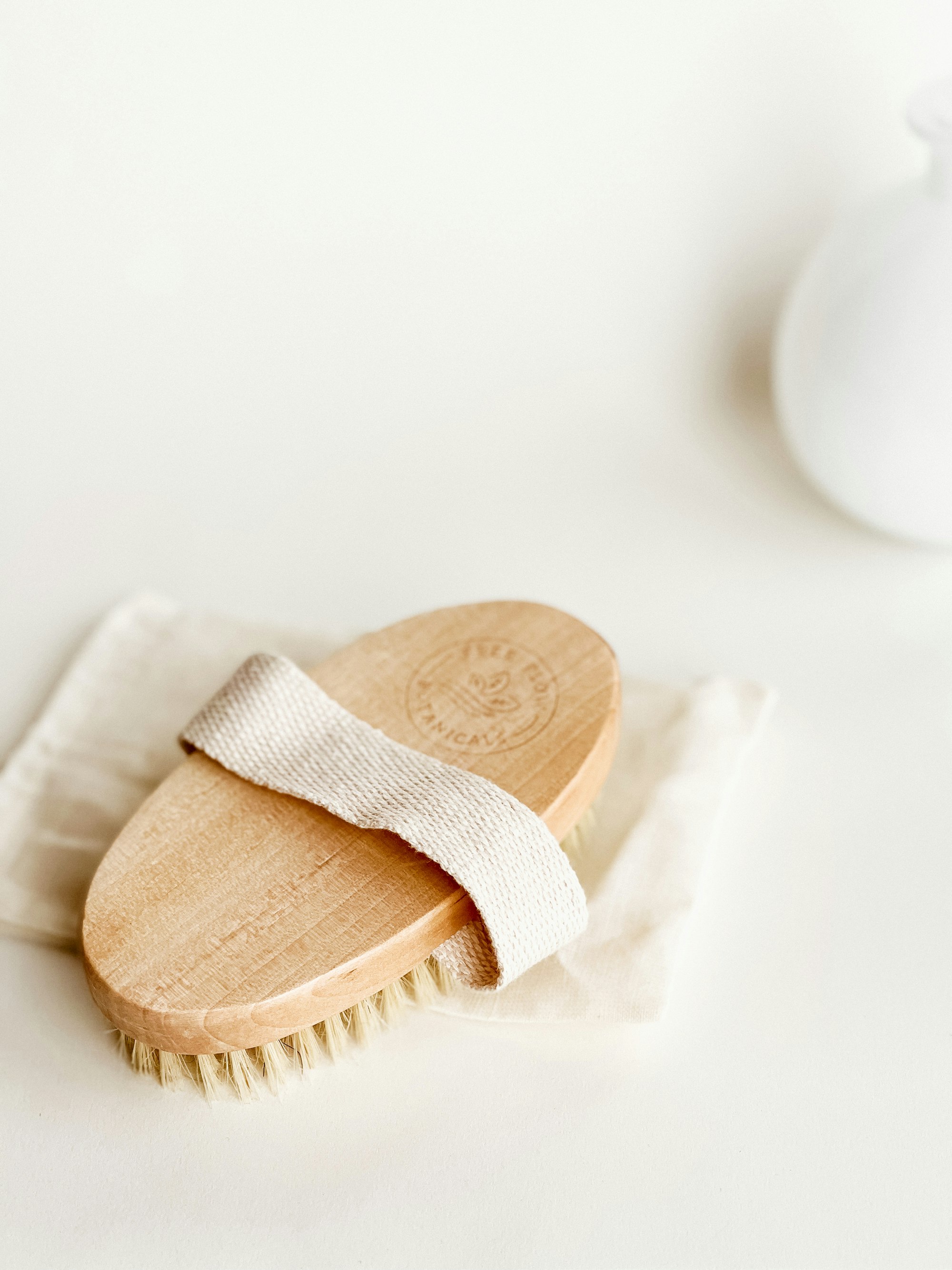 What's Up With Dry Brushing?