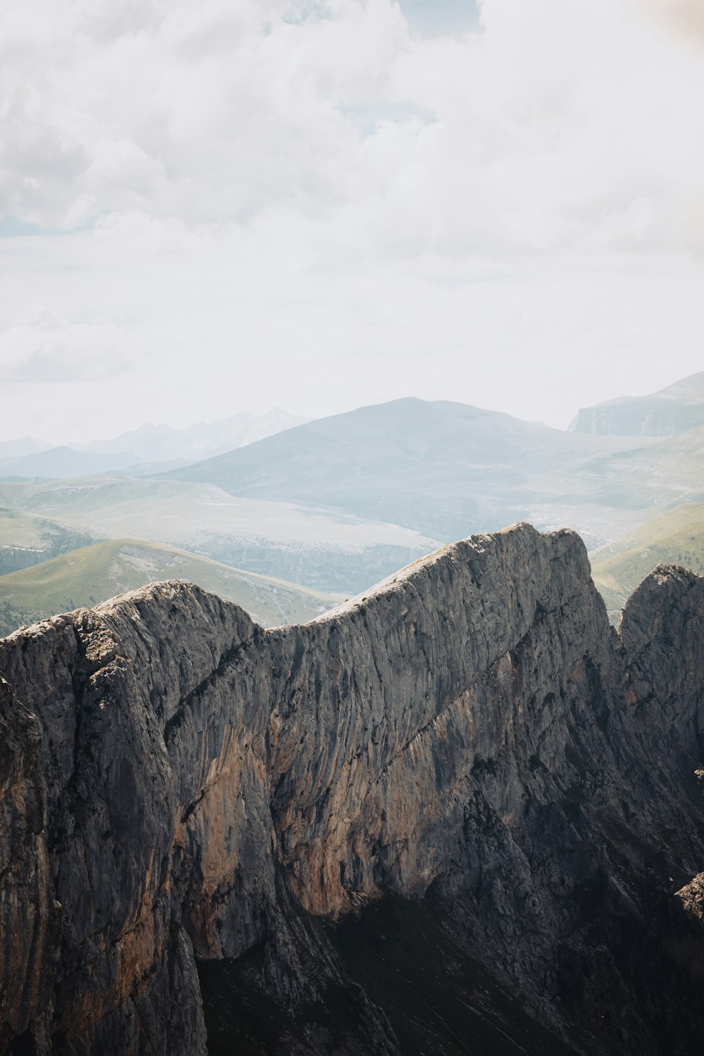 brown rocky mountain during daytime