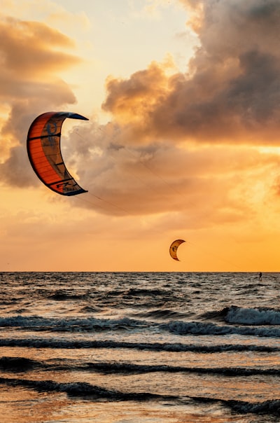 3 Kitesurfing Skills to Practice on the Beach for Beginners