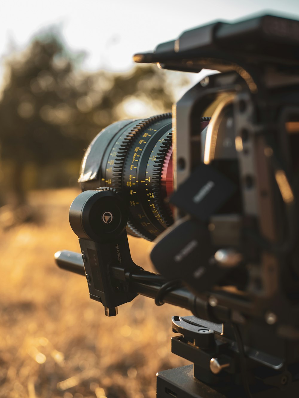 black dslr camera on black tripod