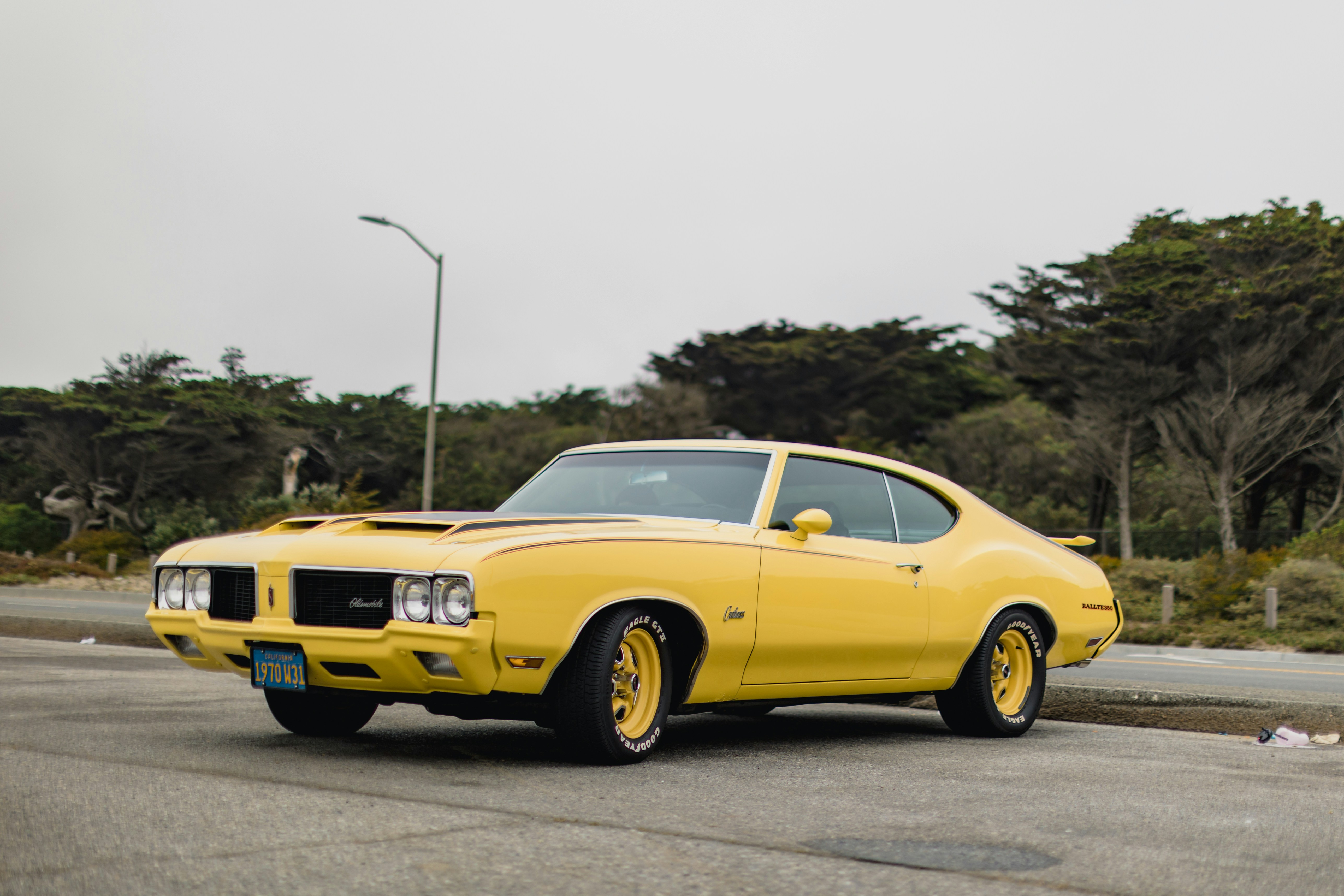 Chevrolet Camaro amarillo en carretera durante el día foto – Imagen de  Coche gratuita en Unsplash, image size:3000x2000