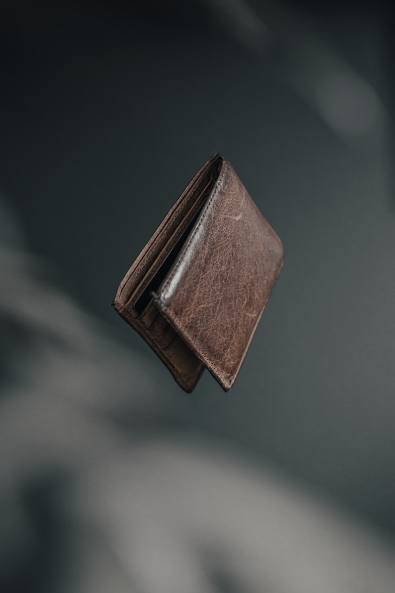 Bifold Slim Leather Wallet