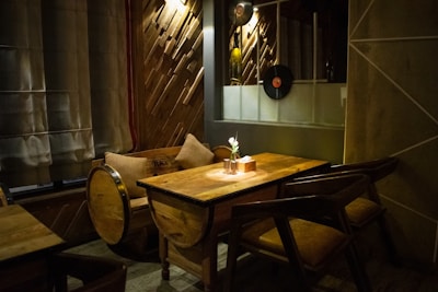 A cozy dining area filled with vintage decor and Italian cuisine.