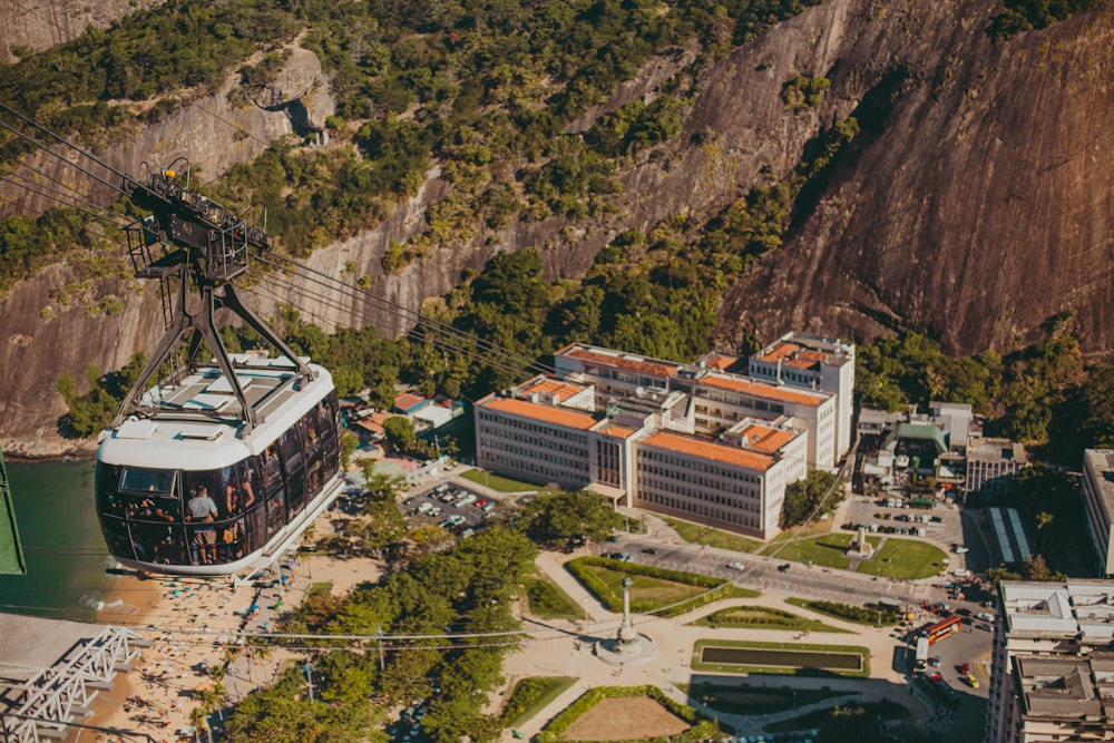 Veduta aerea degli edifici della città durante il giorno