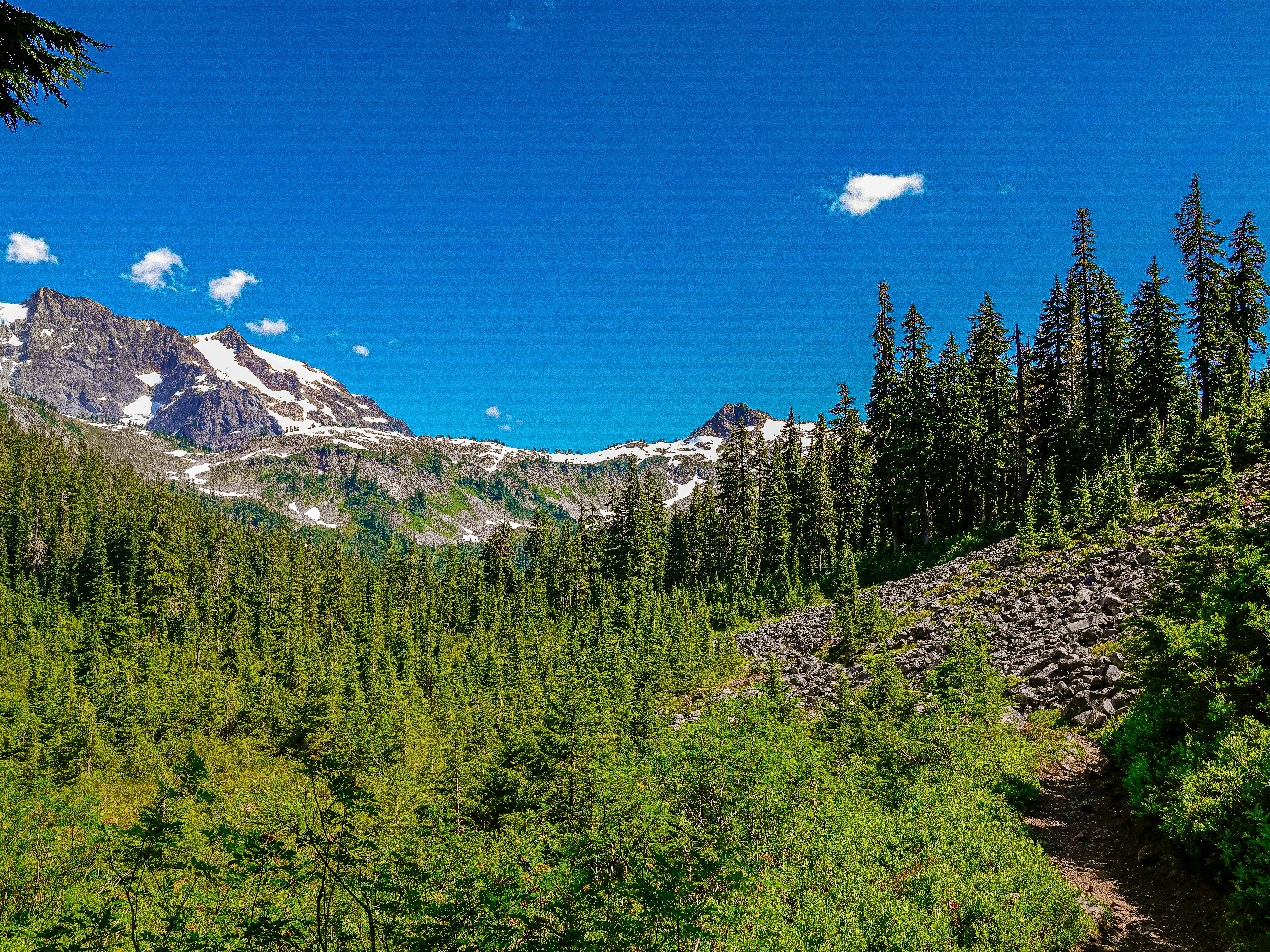 Photo by pavlpolo_official