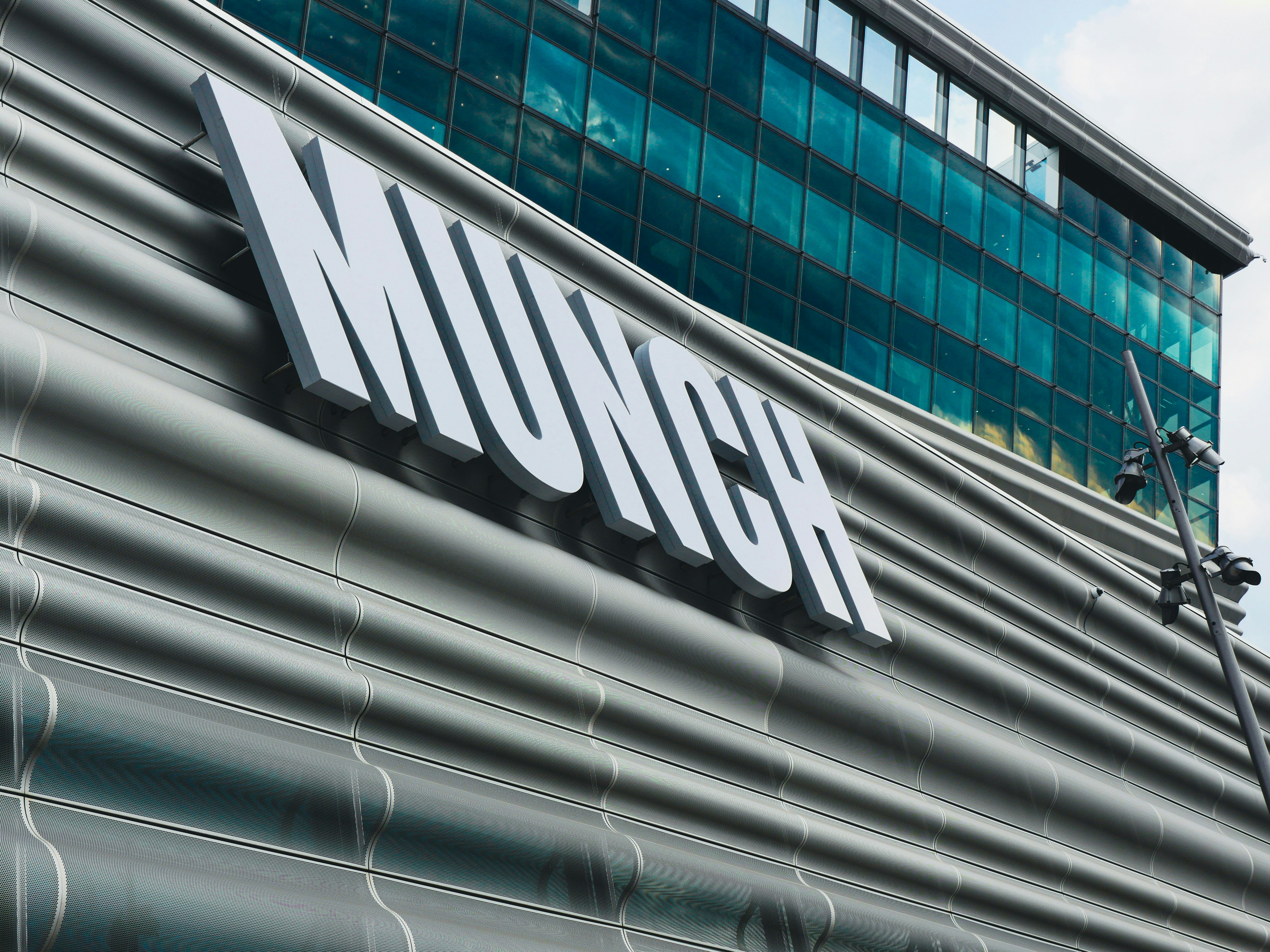 JP Morgan Maintains Overweight on Banco Macro, Raises Price Target to $120