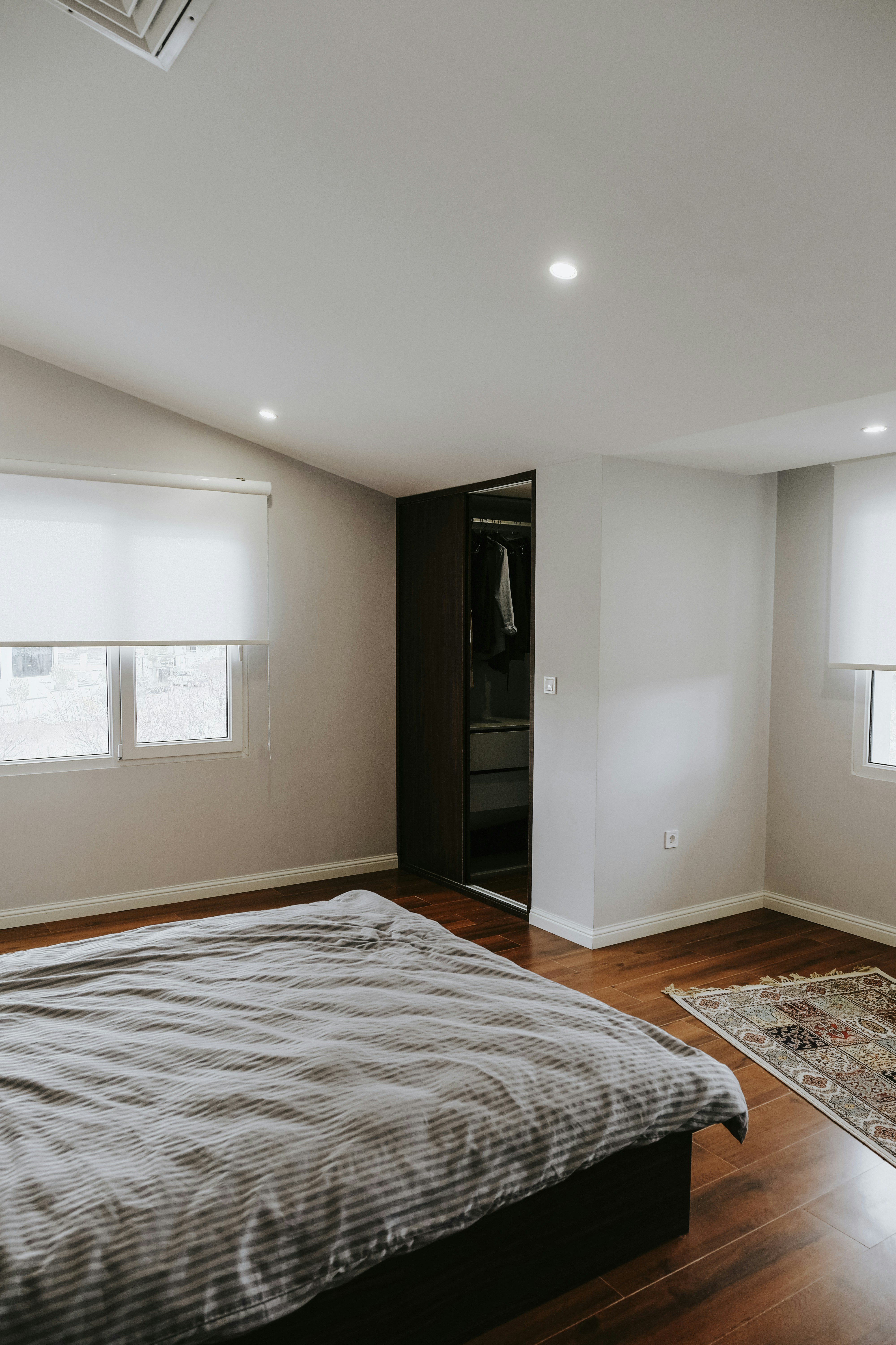 Photo by sammoghadam