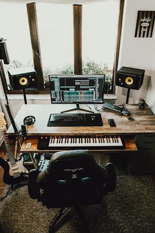black and white electric piano keyboard