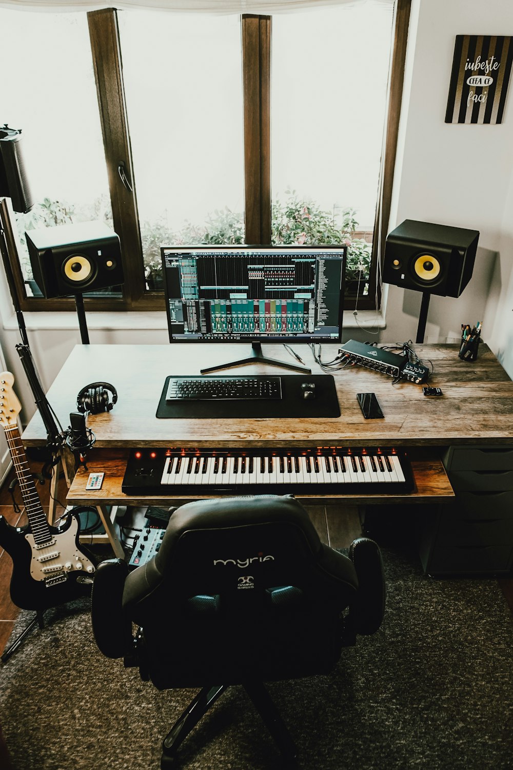 black and white electric piano keyboard