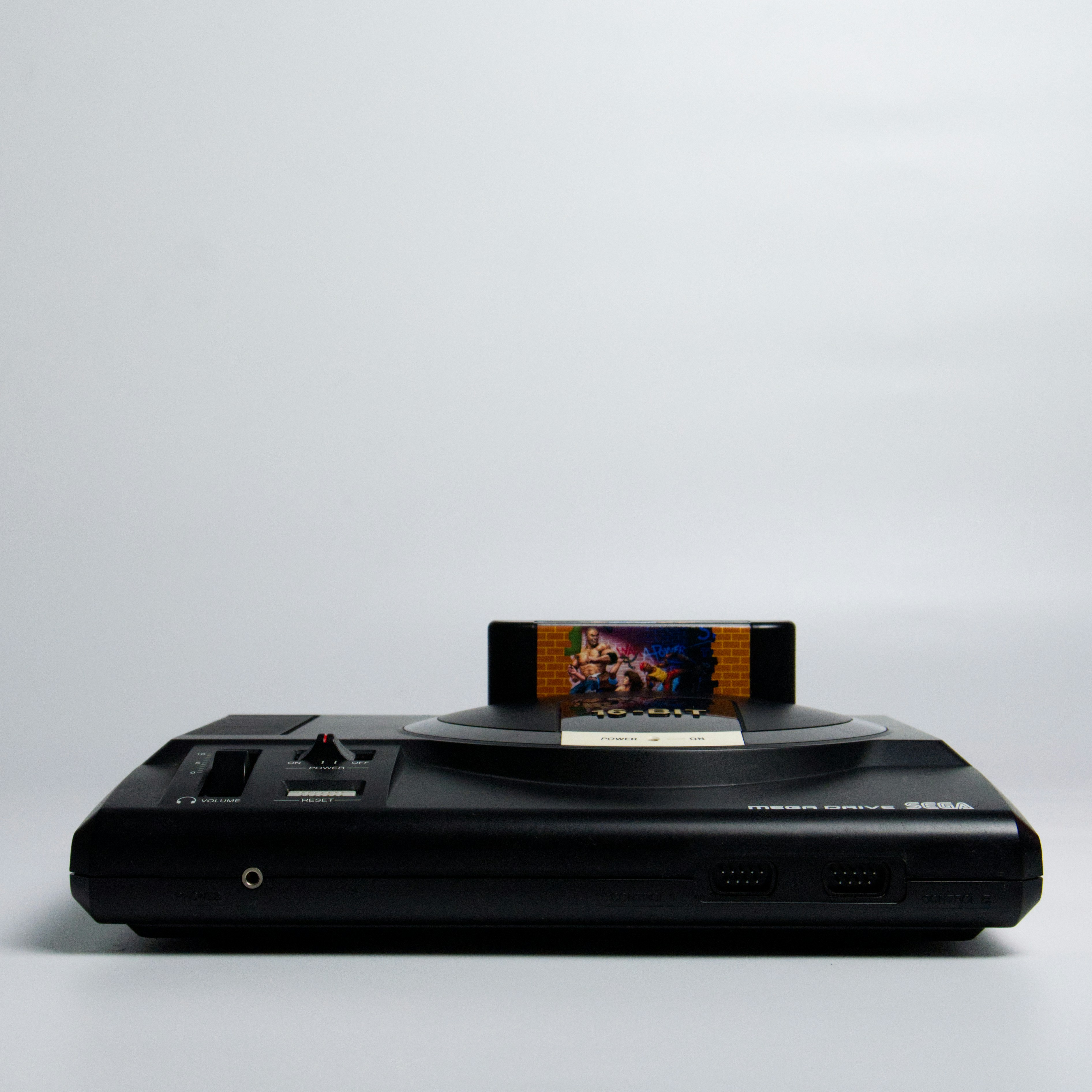 Sega Mega Drive + Controller and some Games