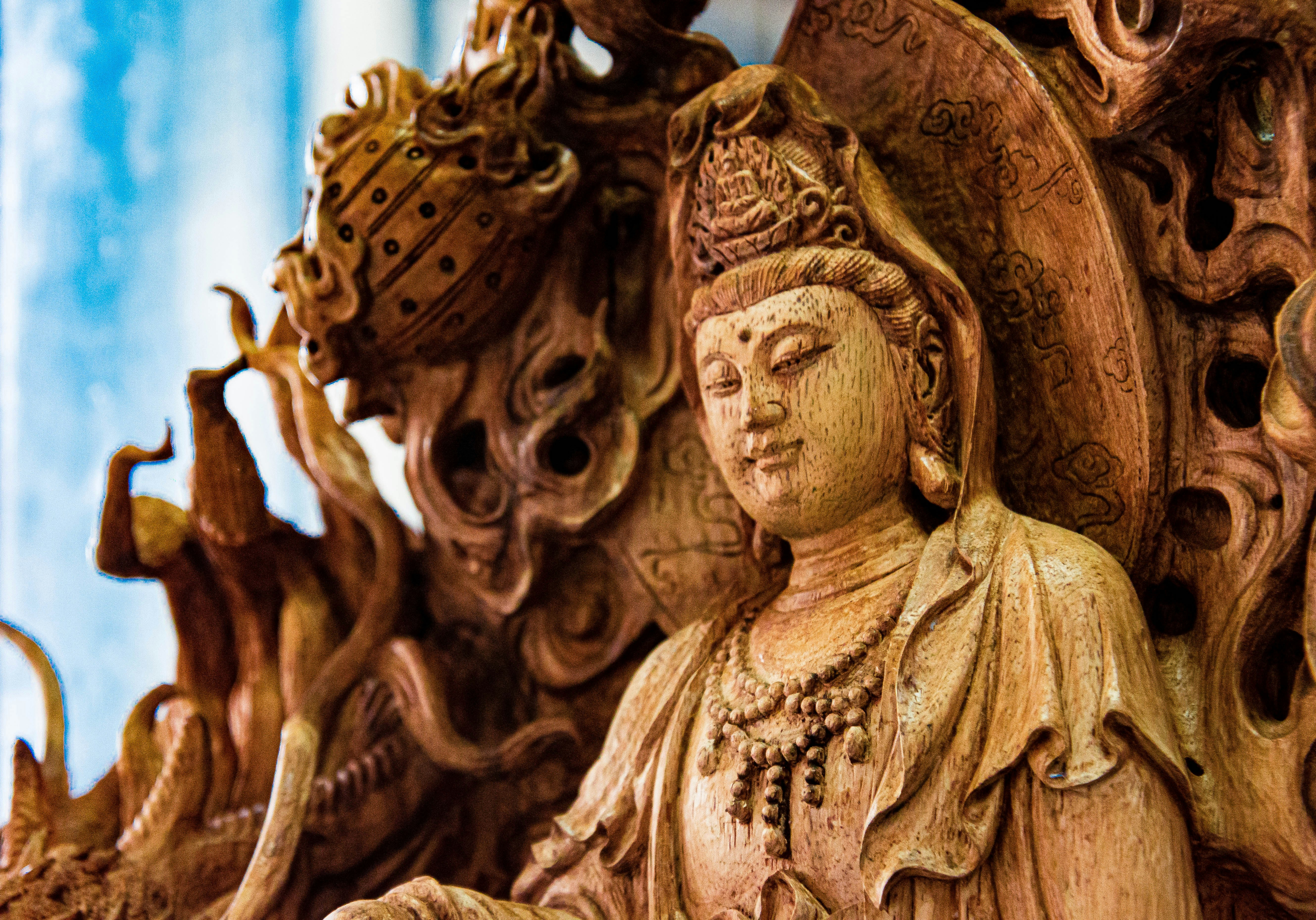 昼間の金の仏像の写真 Unsplashで見つける崇拝の無料写真