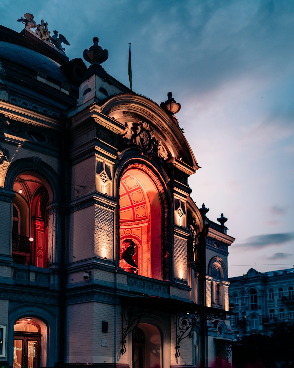 brown and red concrete building