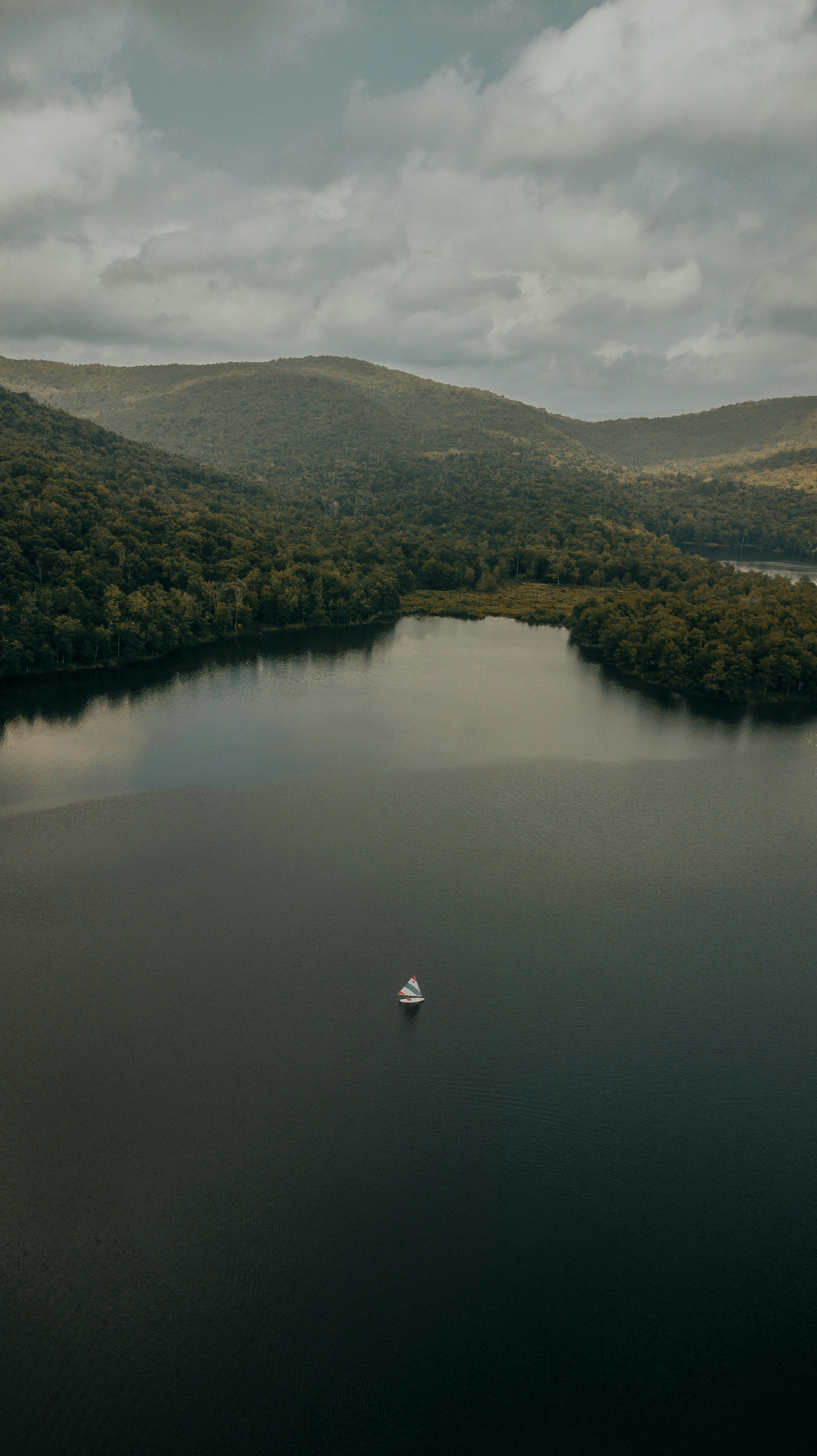 A beautiful day to sail in The Catskills (IG: @clay.banks)