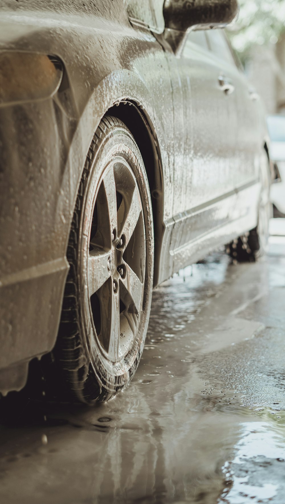 brown car wheel with tire