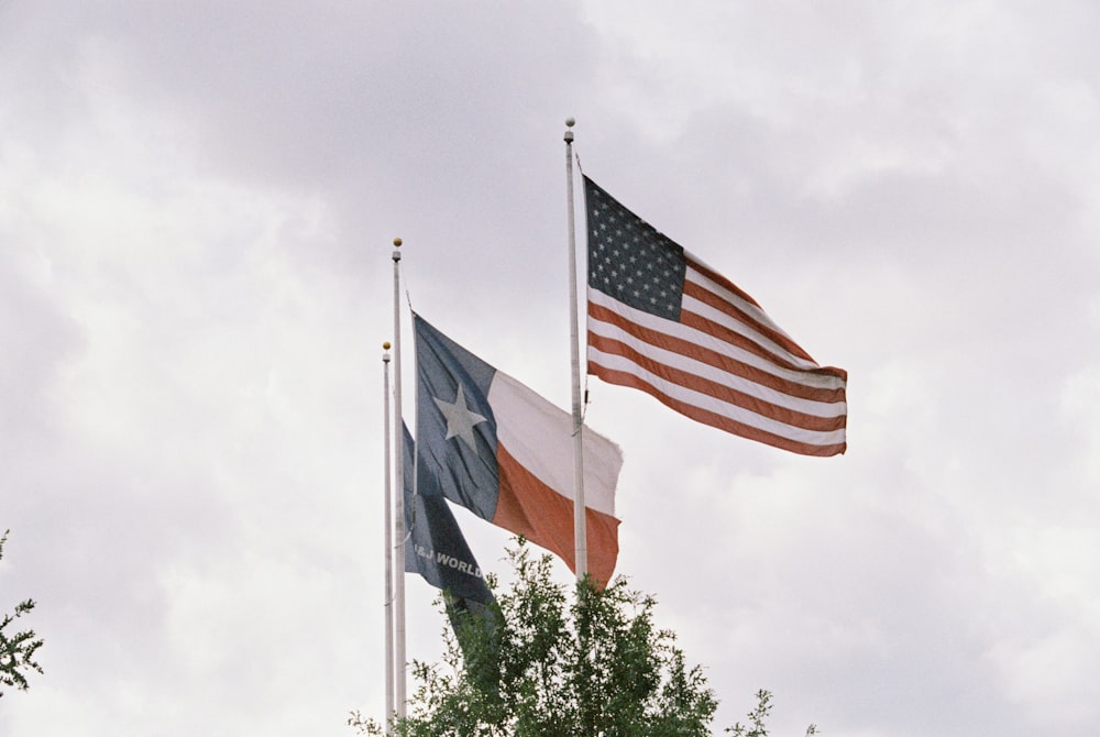 flag of us a on flag pole