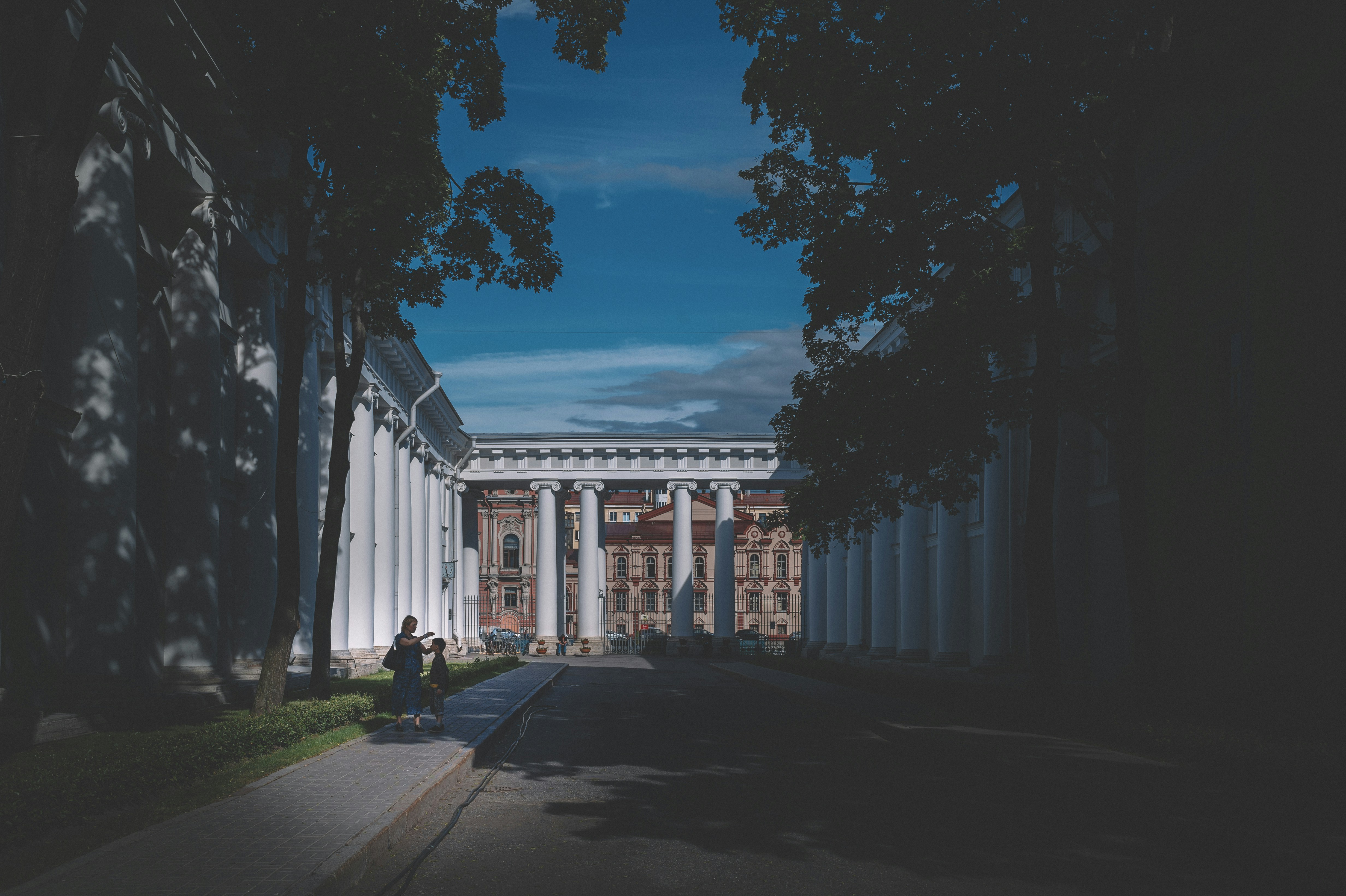 photo-1627542795578-253397e1a2e6?ixid=M3