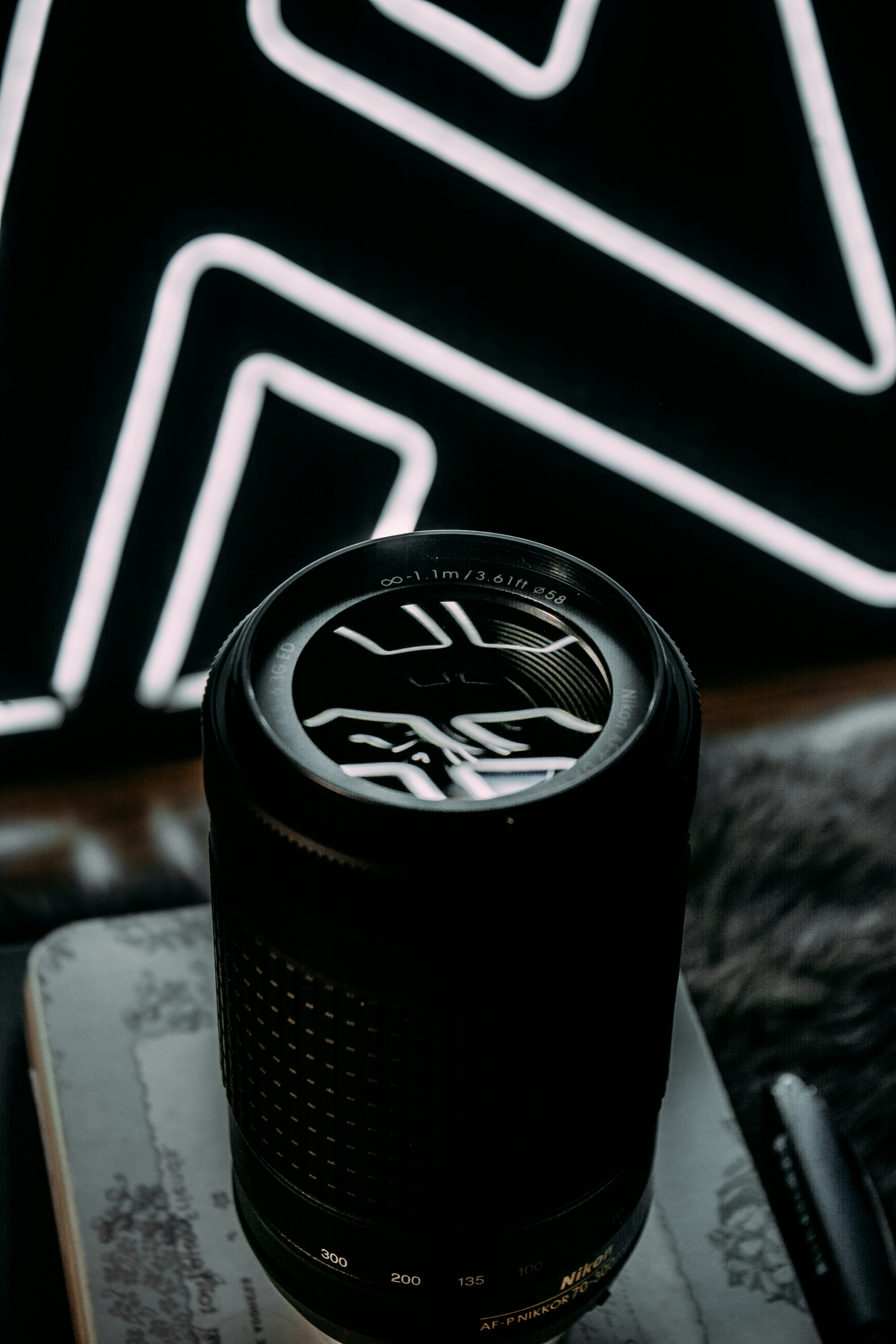 black and white round portable speaker