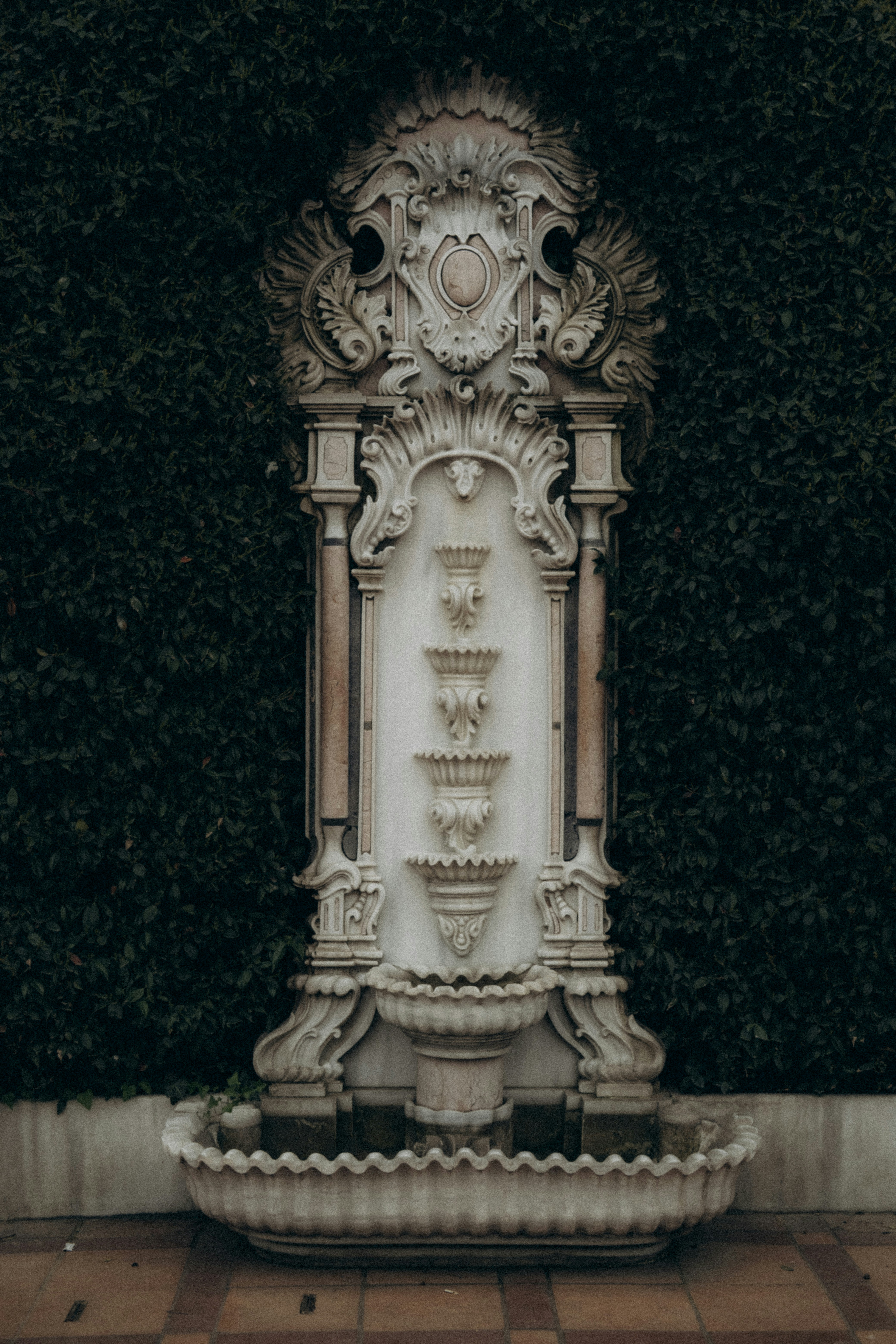 wall fountain