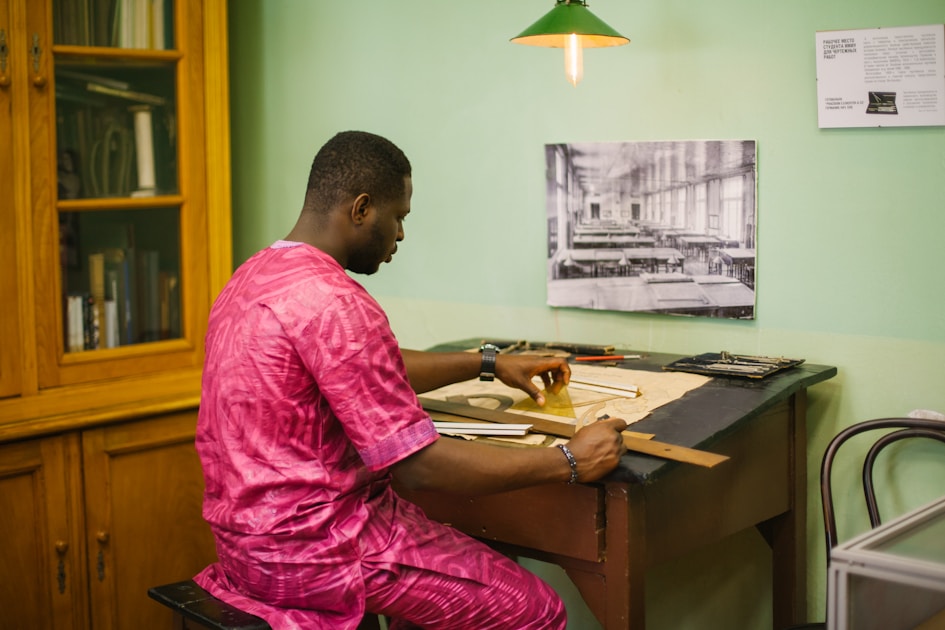 İngiliscə CV Necə Yazılır — Azərbaycan üçün Nümunələr