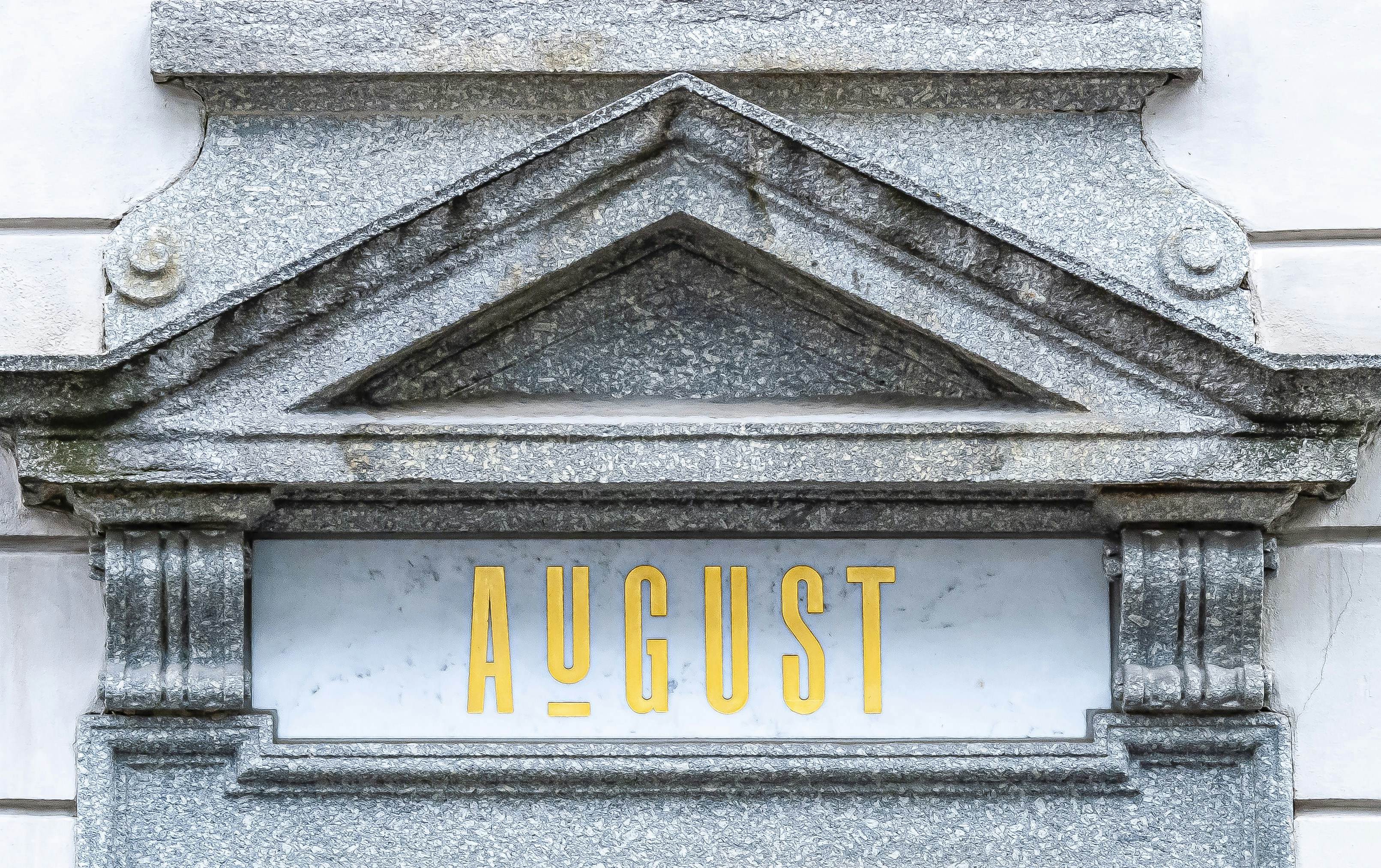 Tragedi Kelabu di Bulan Agustus