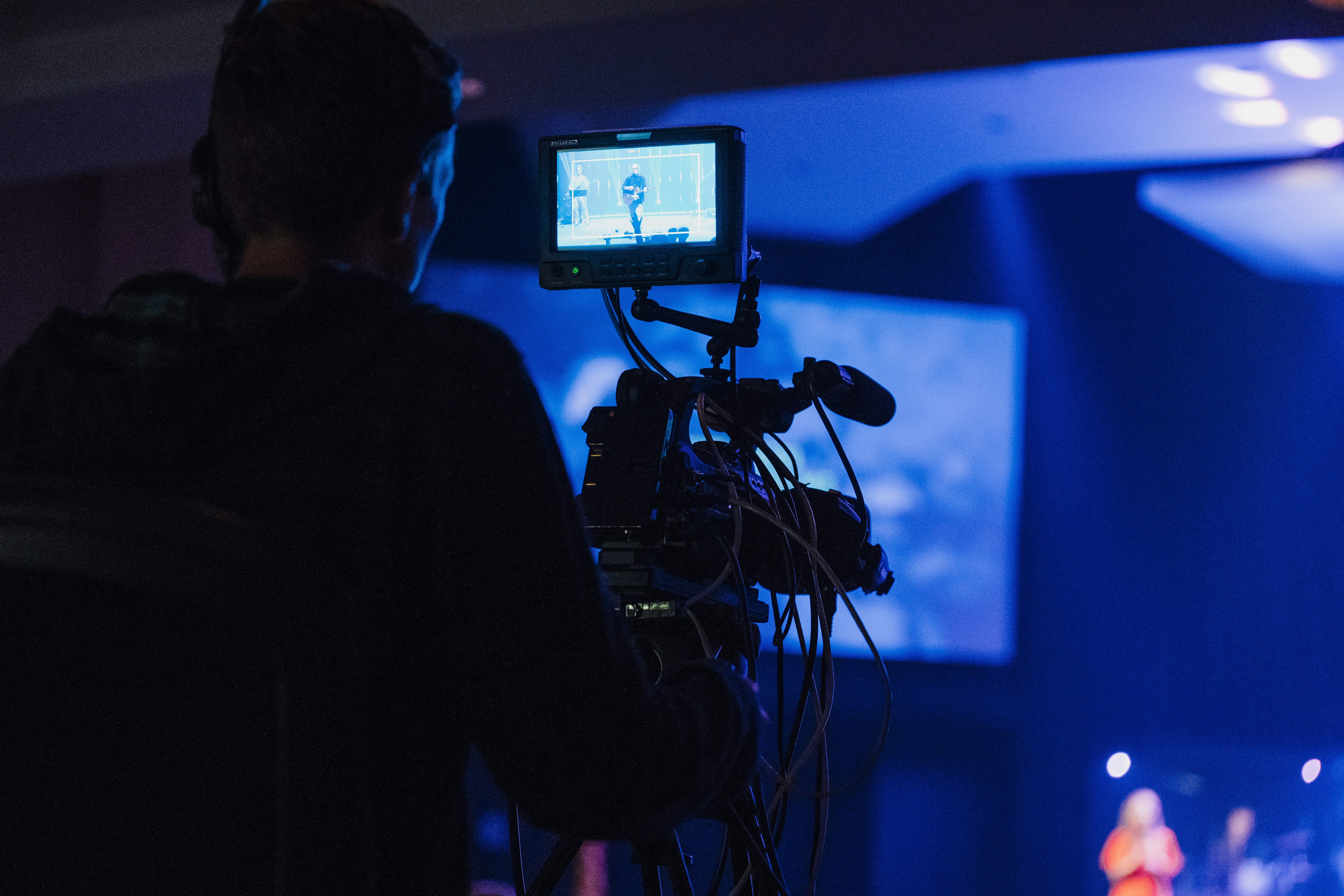 Live Sound & Production Toolkit 2026: Portable Kits, Spatial Audio and Edge Tools for DIY Tours