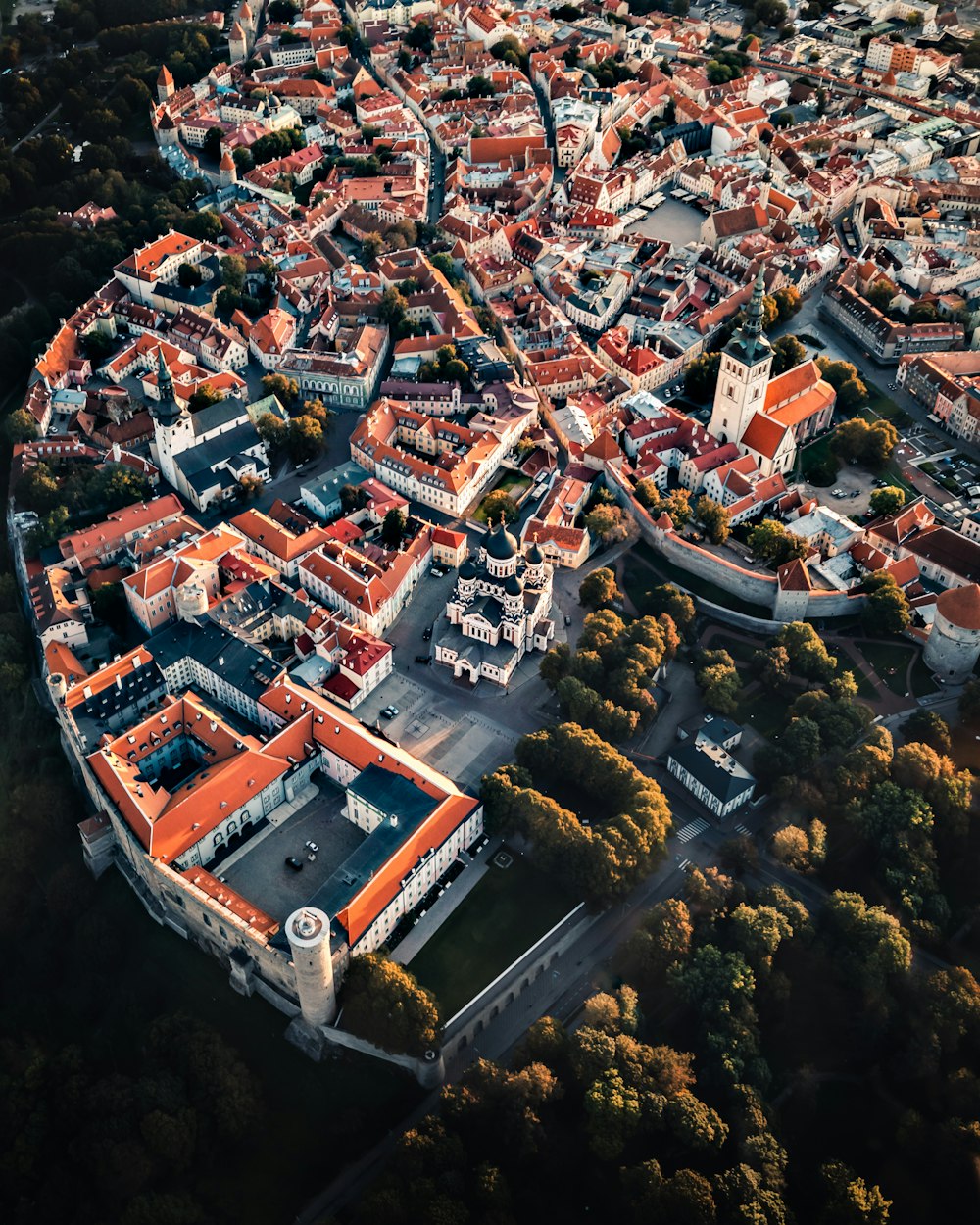 Vue aérienne des bâtiments de la ville pendant la journée