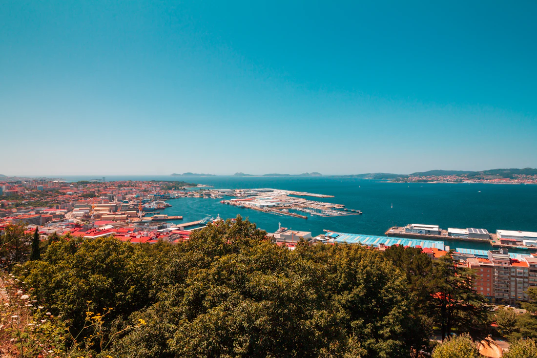 Vista de Vigo y su ría desde el Monte do Castro