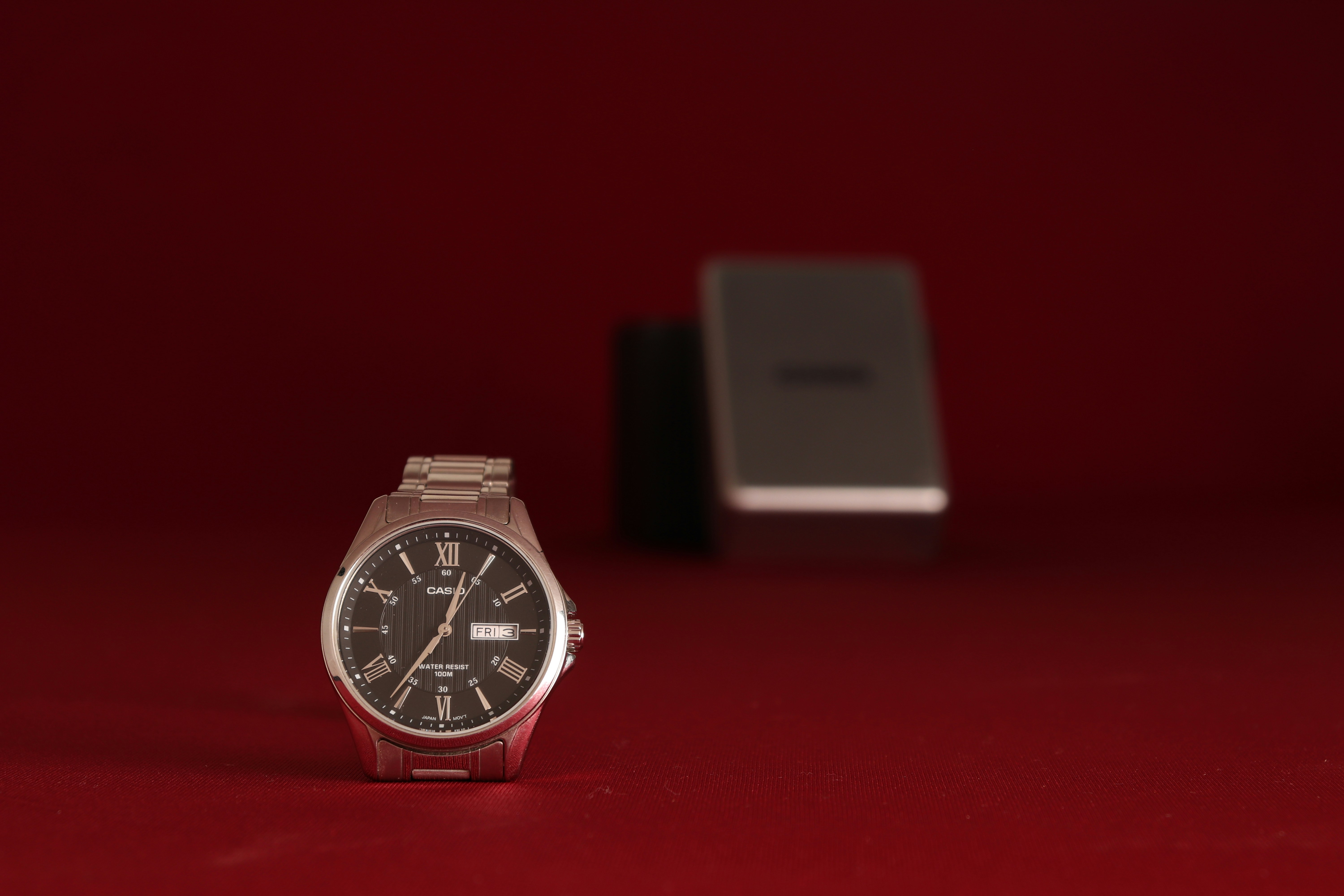Silver round analog watch at 10 10 photo Free Photograph Image on Unsplash