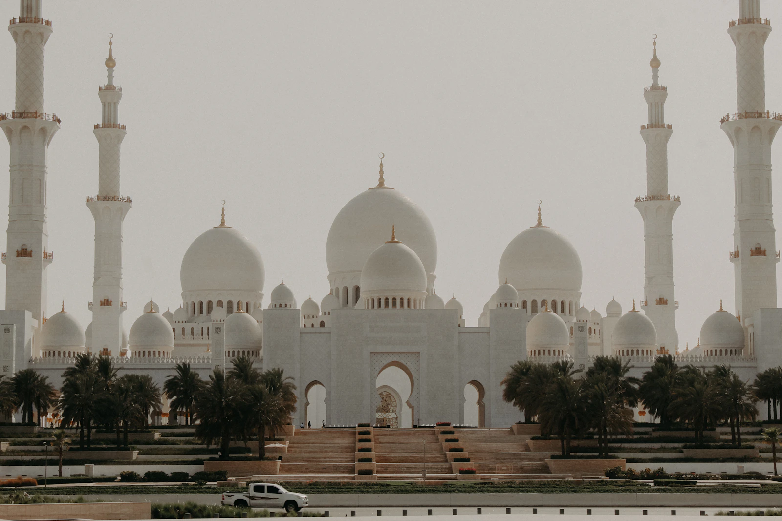 The Ritz-Carlton Abu Dhabi, Grand Canal, a Venetian-Style Retreat by the Grand Mosque