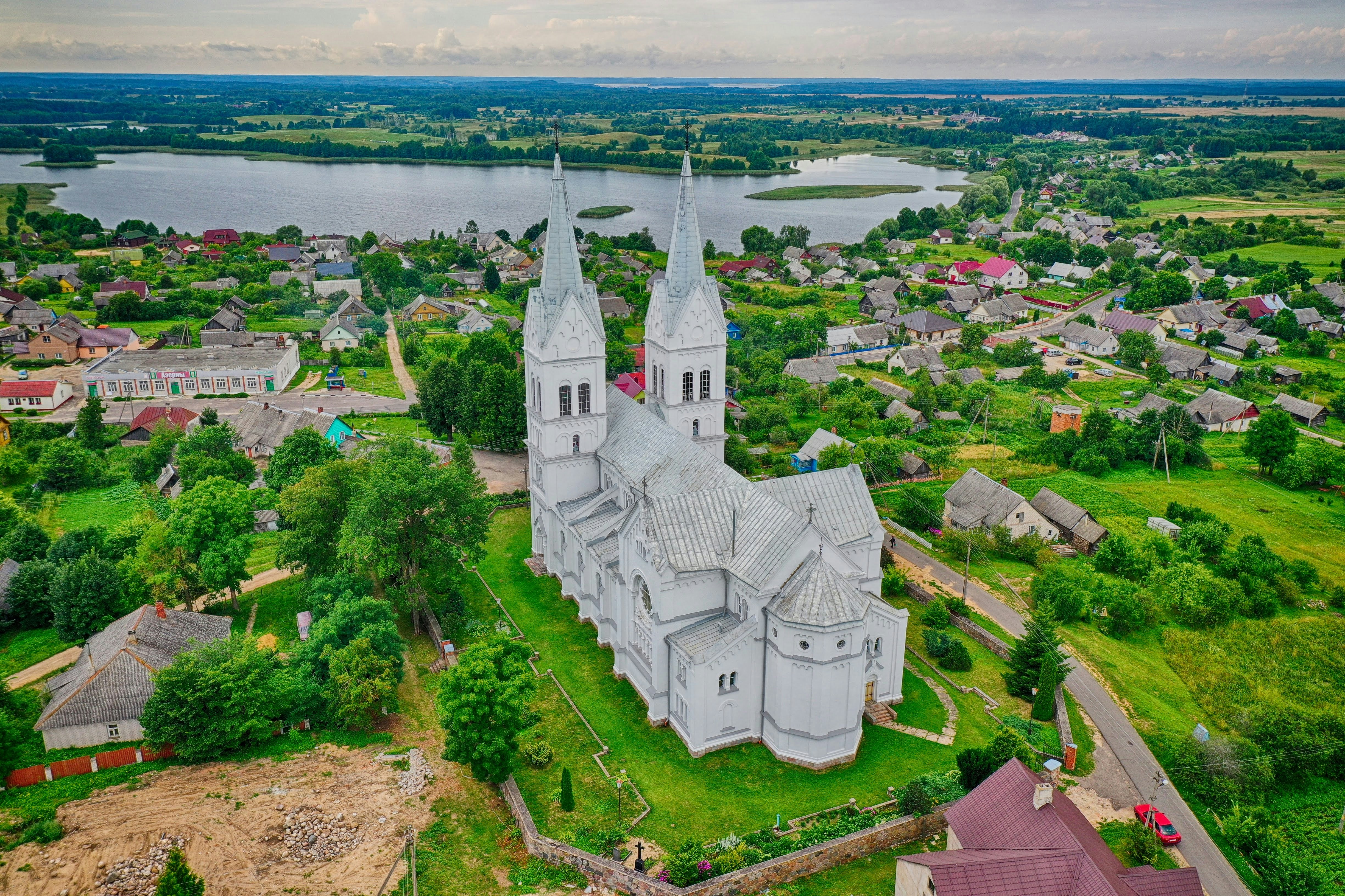 Stay online in the Belarus with a prepaid eSIM from eSIMlii. Instant activation, no roaming charges, and reliable coverage.