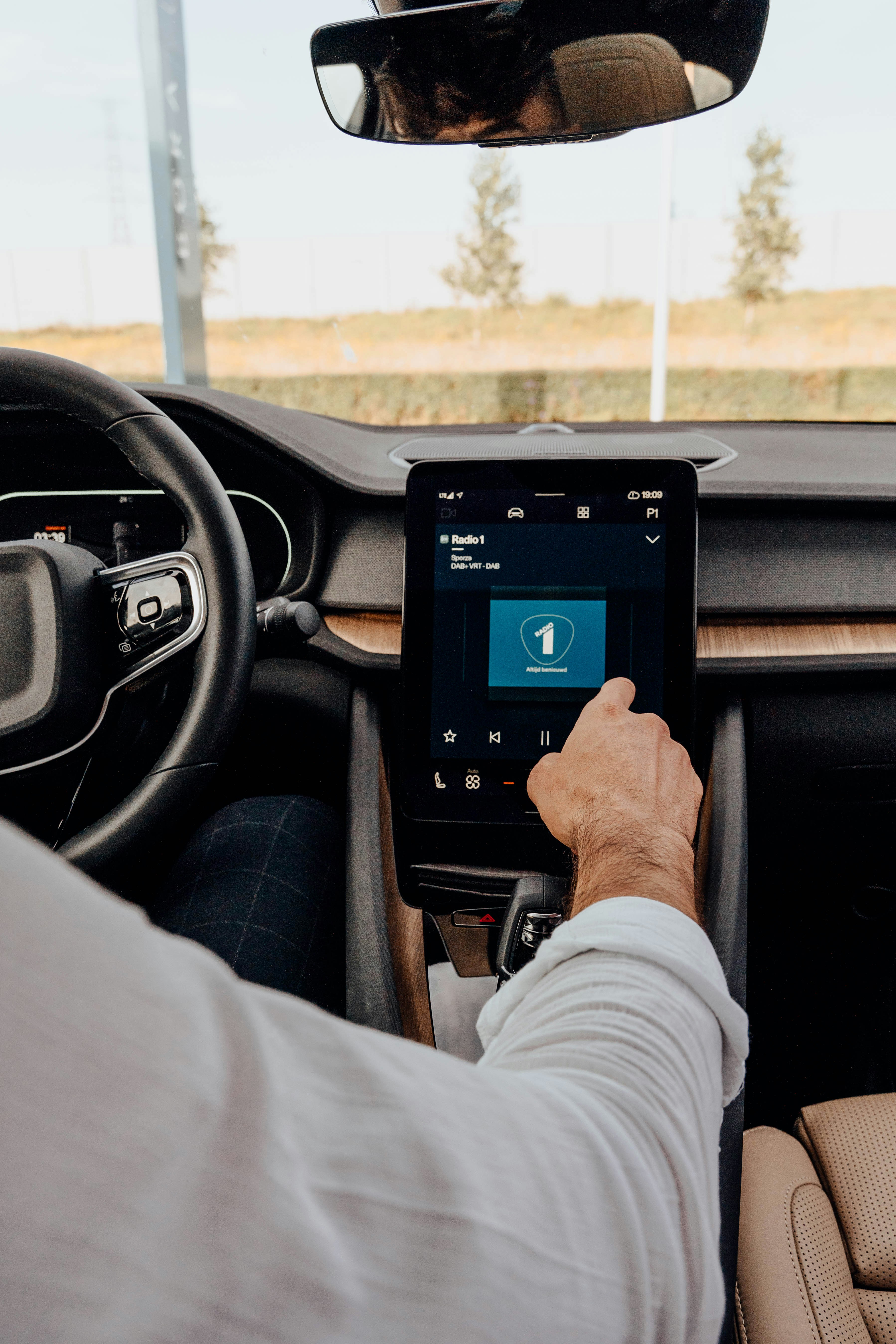 Polestar PS2 - Volvo's alternative for electric Vehicles. The picture is shot by @Kenny.leys while the car was charging, during a roadtrip in Brugges.