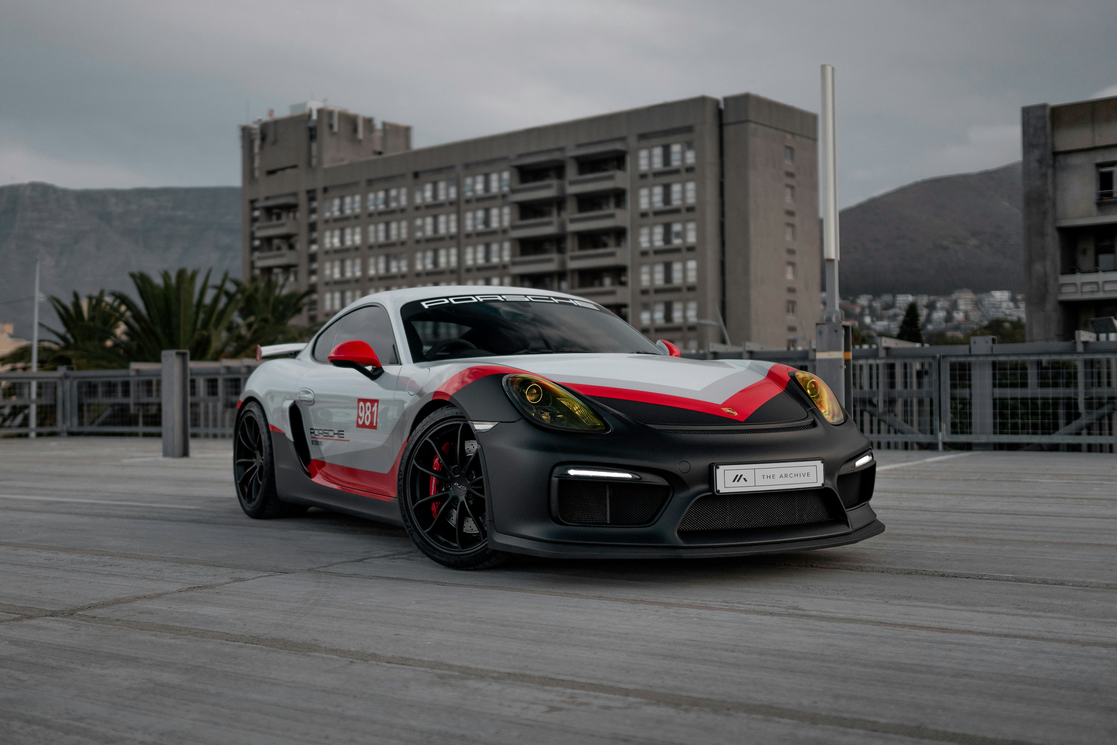 Porsche Cayman GT4 상세