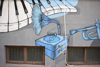blue and white bird graffiti